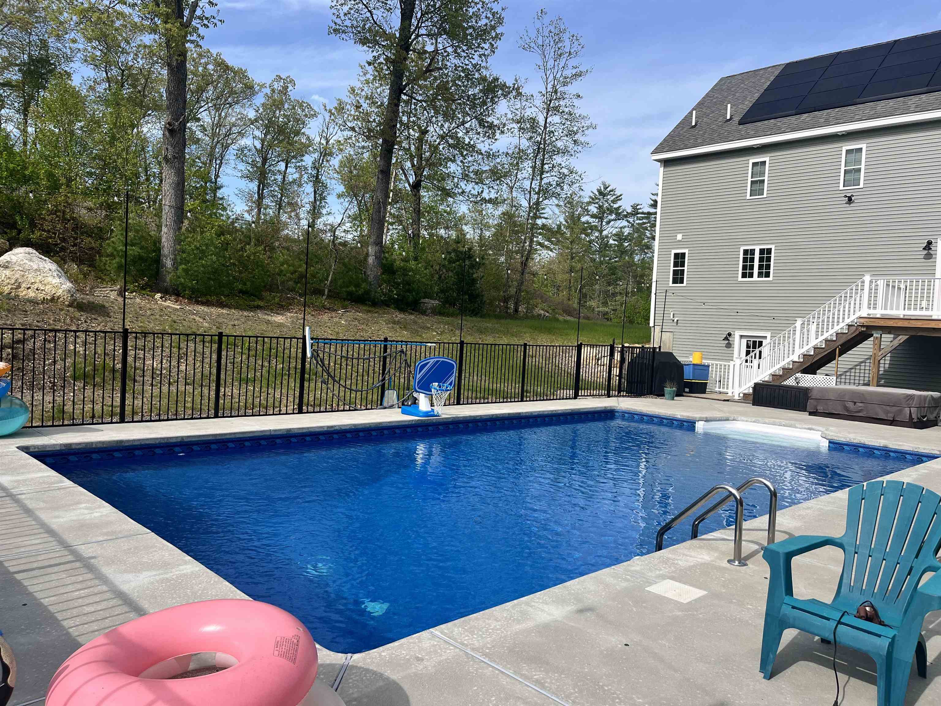 135 Smoke St, Barrington, NH 03825