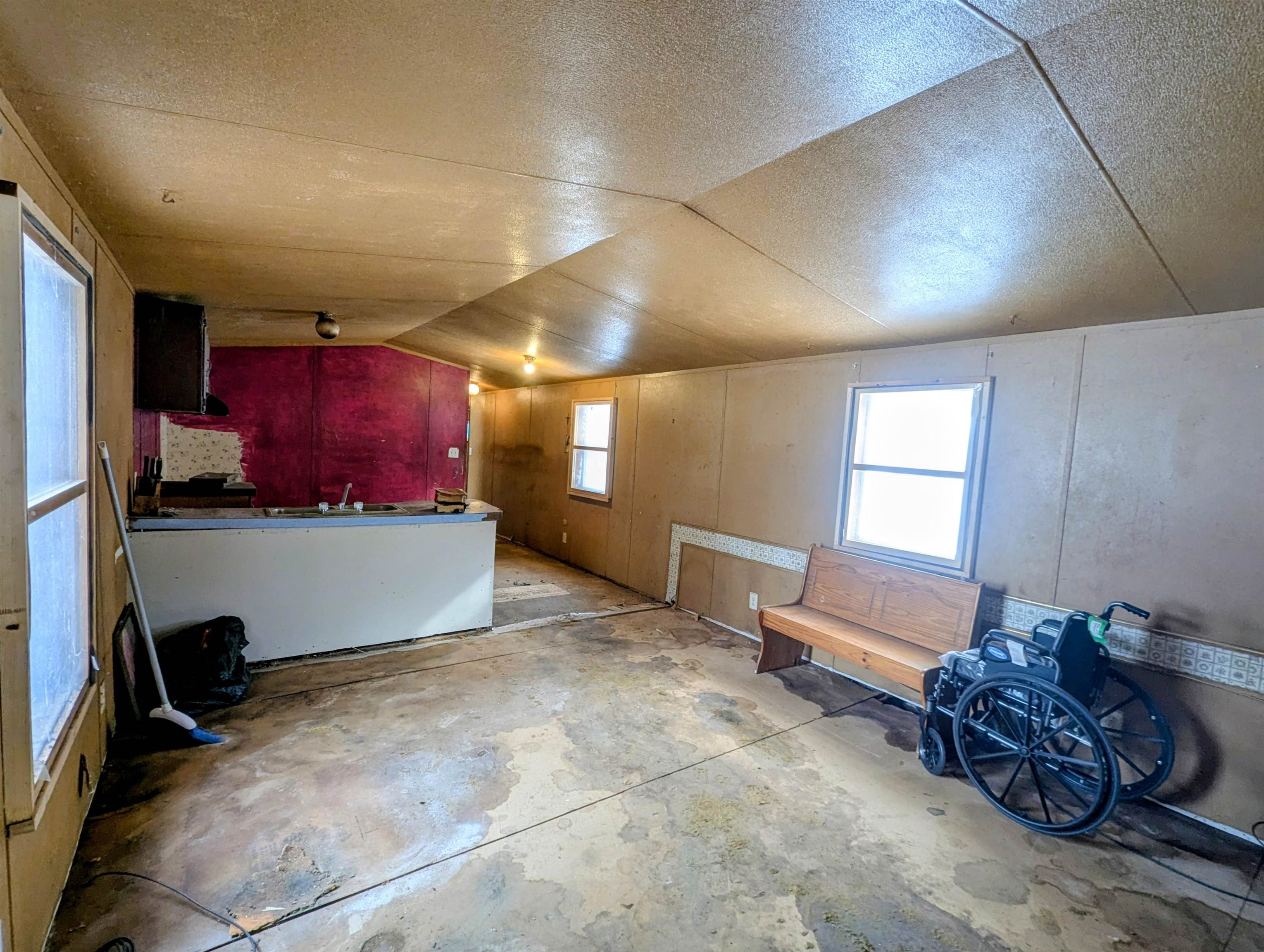 6 Great Meadows Pk, Charlestown, NH 03603