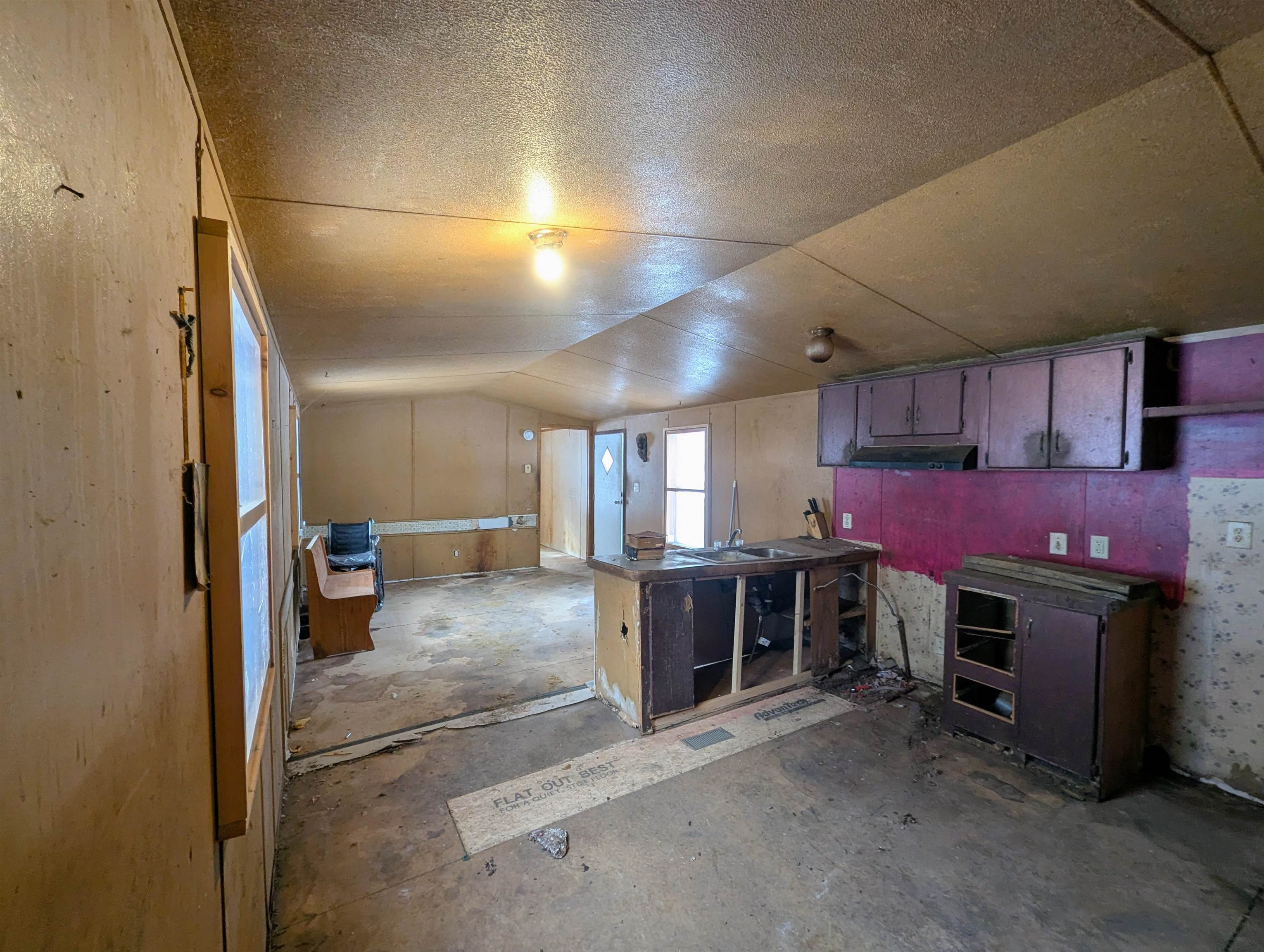 6 Great Meadows Pk, Charlestown, NH 03603