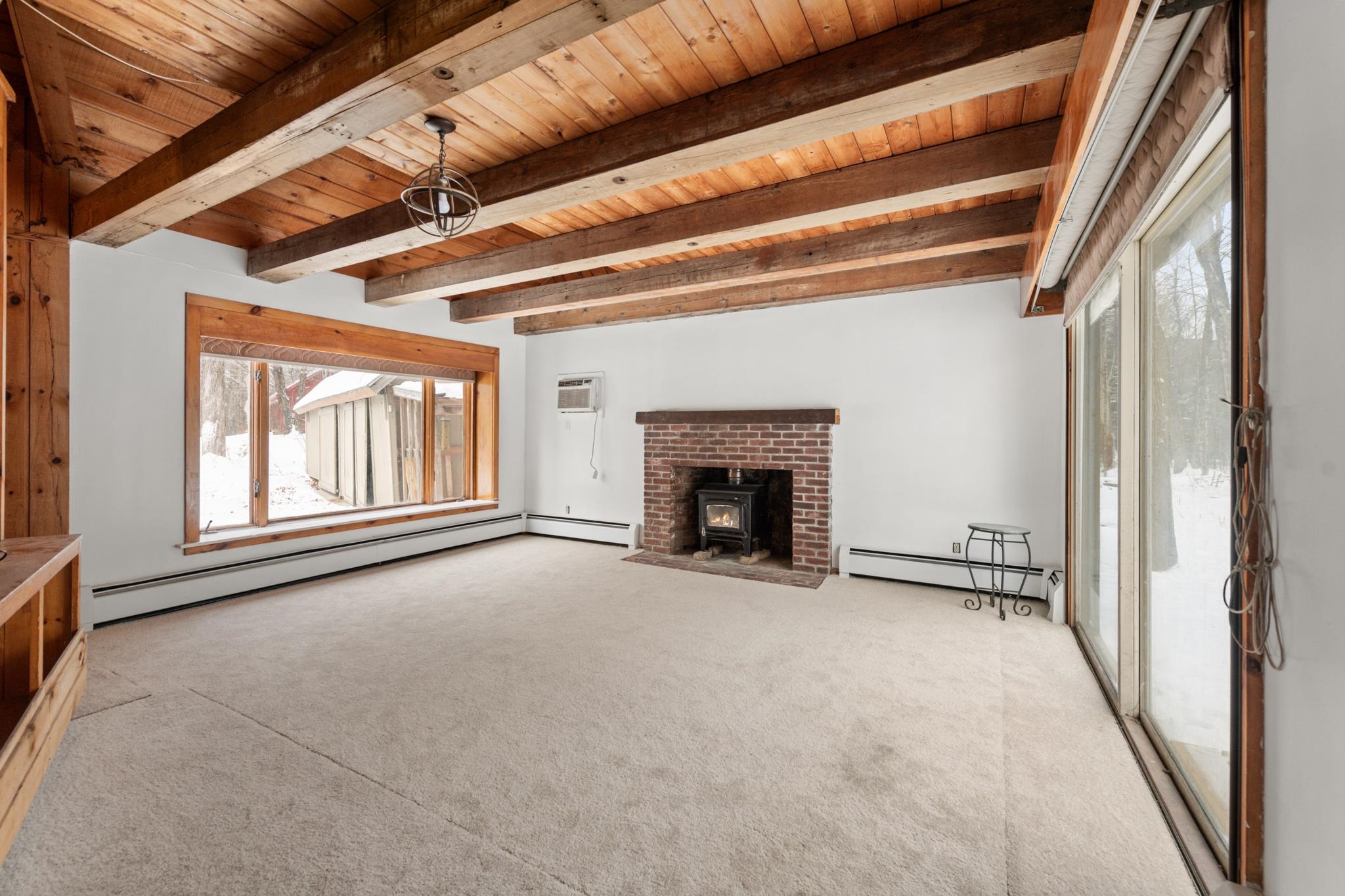 8 Avery Rd, Campton, NH 03223