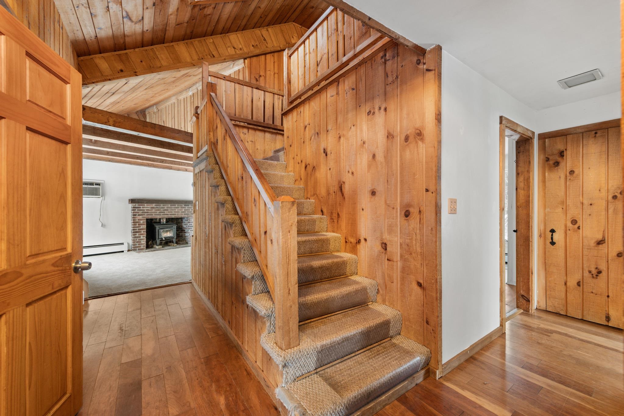 8 Avery Rd, Campton, NH 03223