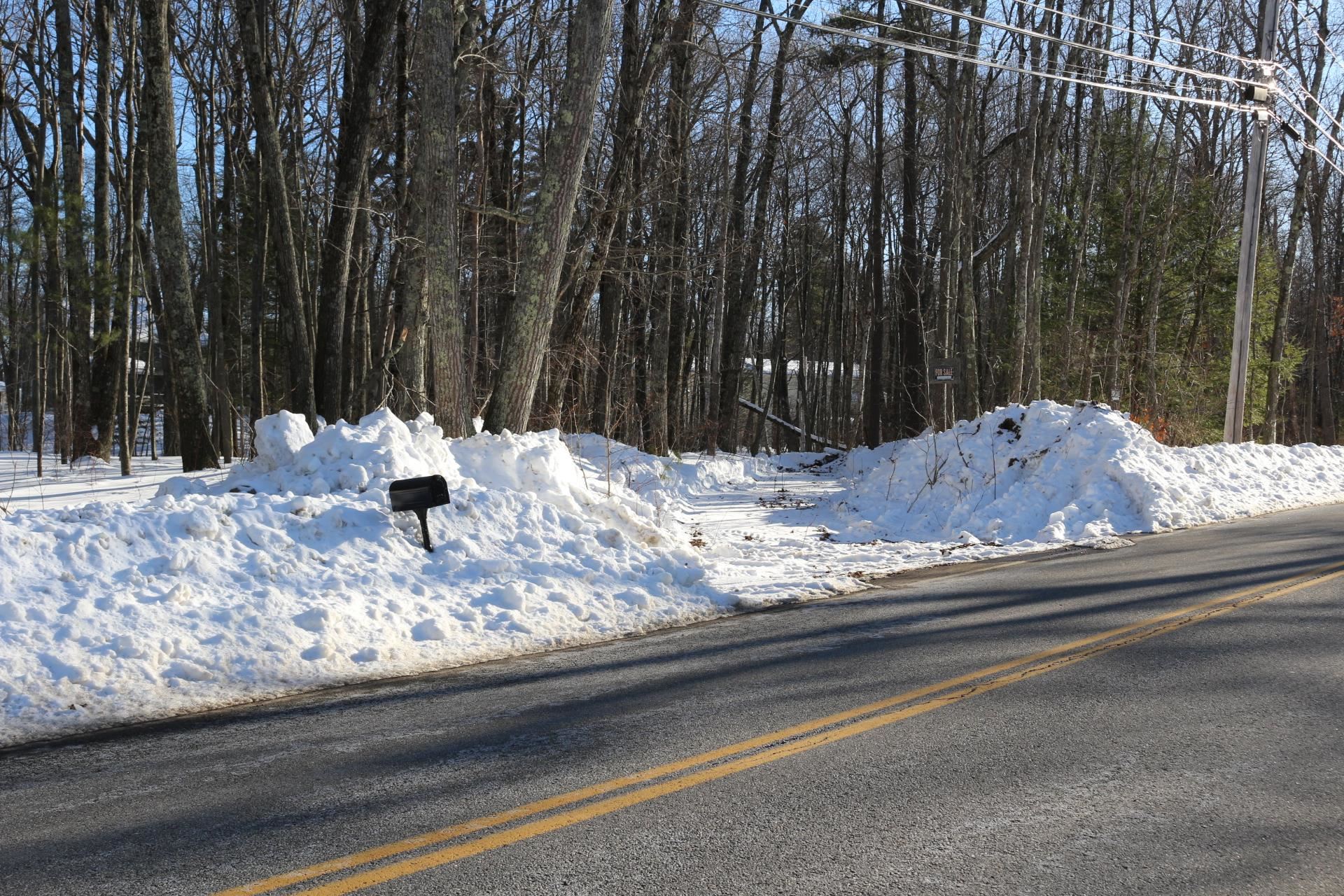 263 Central St, Hampstead, NH 03826-2440