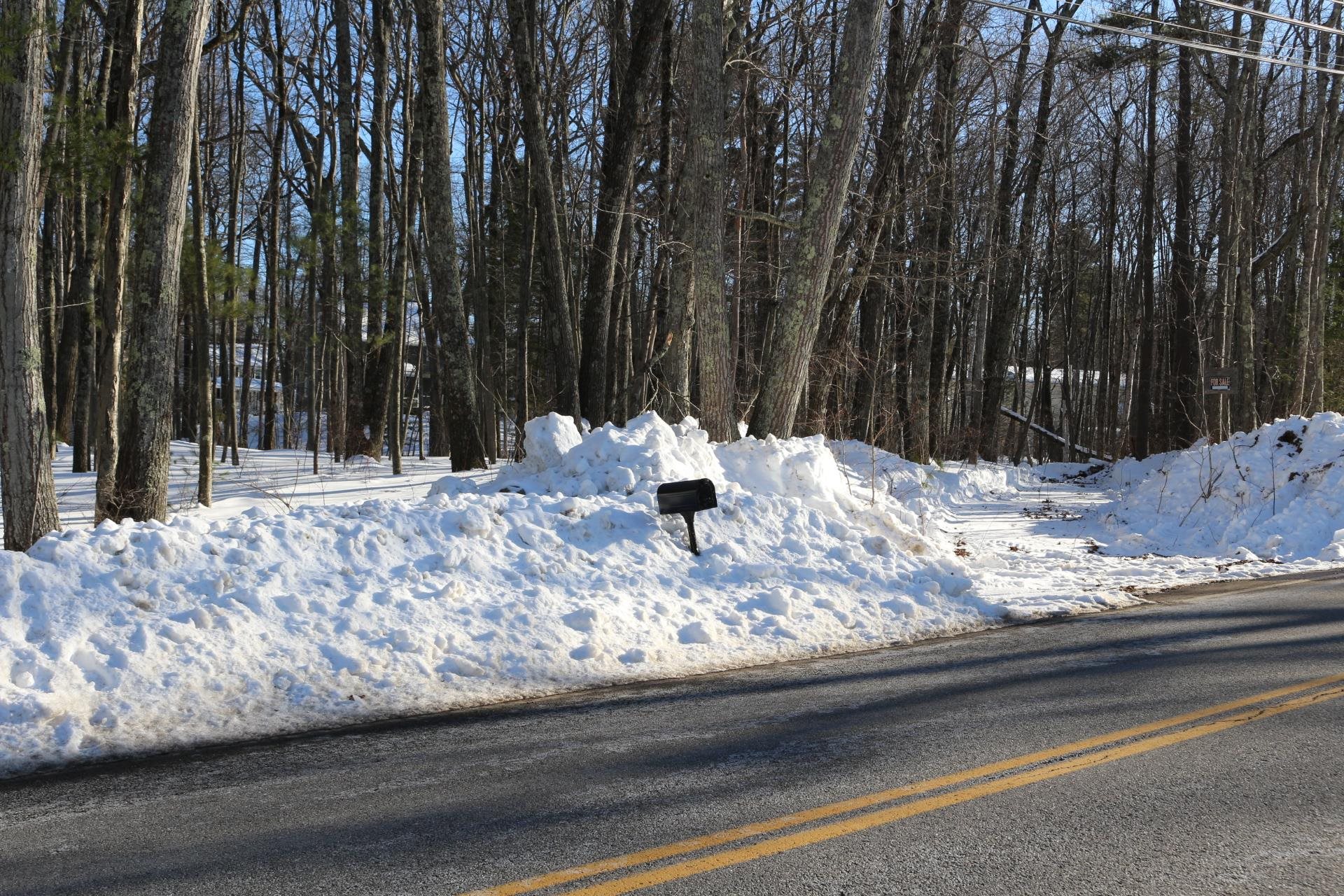 263 Central St, Hampstead, NH 03826-2440