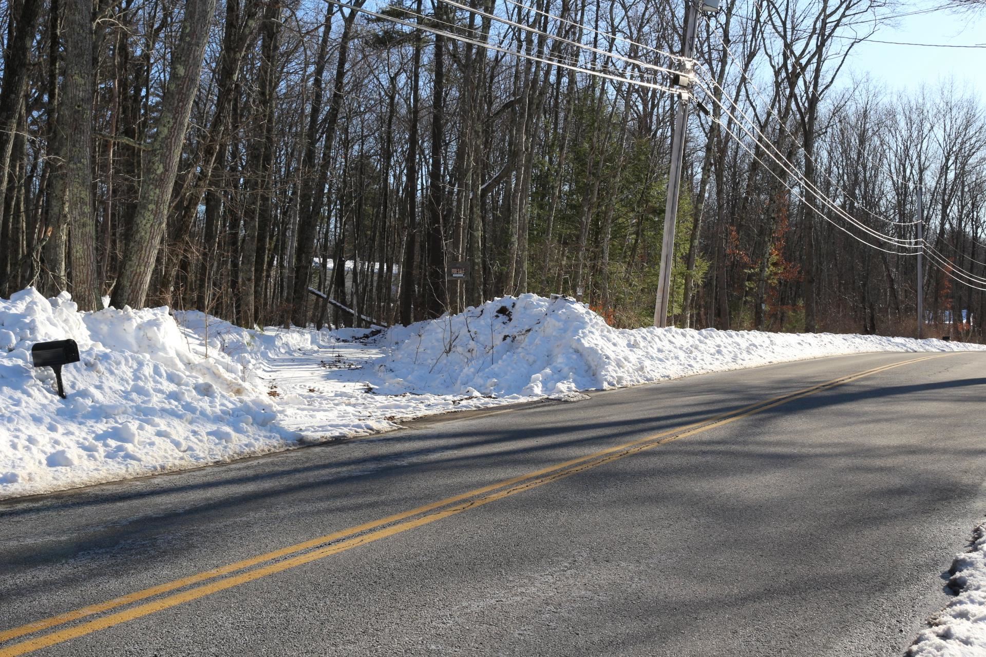 263 Central St, Hampstead, NH 03826-2440