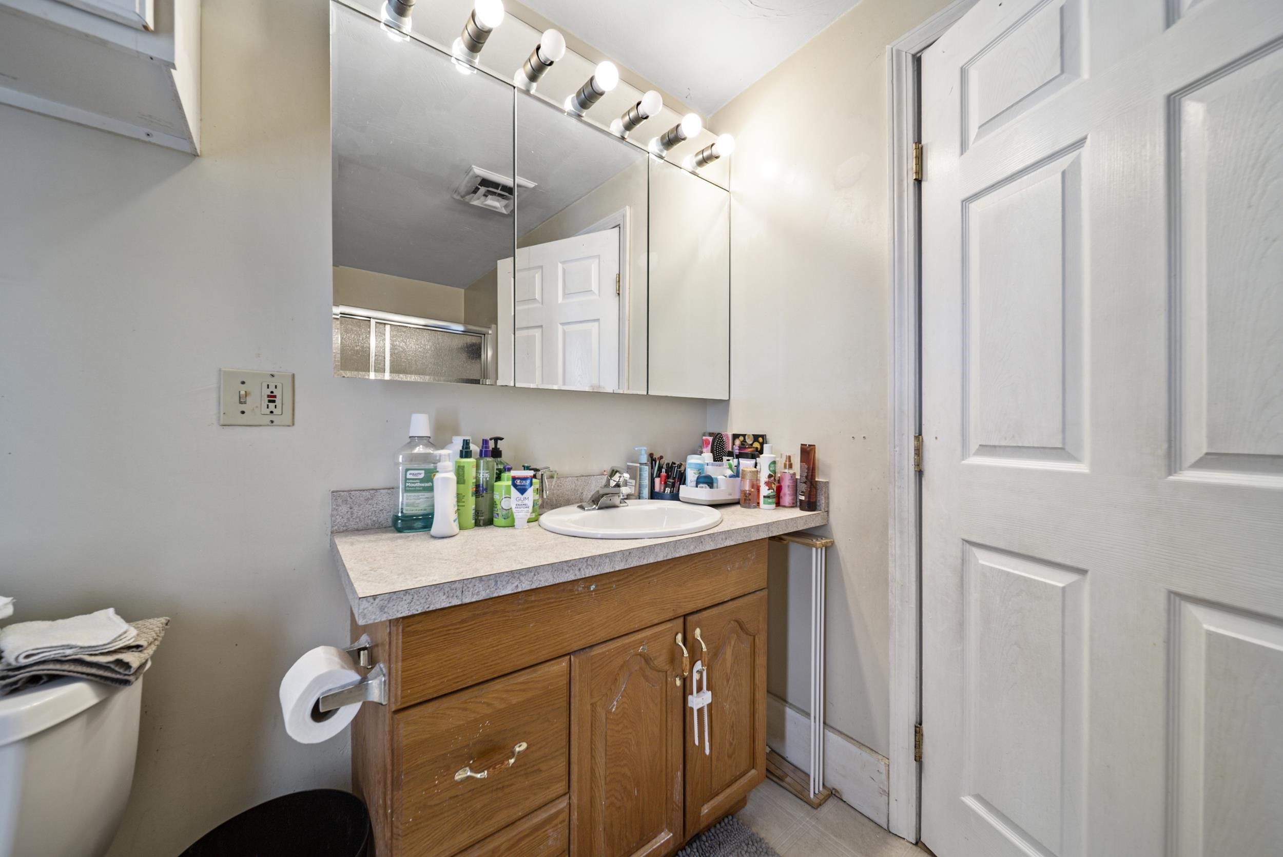 6 Depot St, Hillsborough, NH 03244