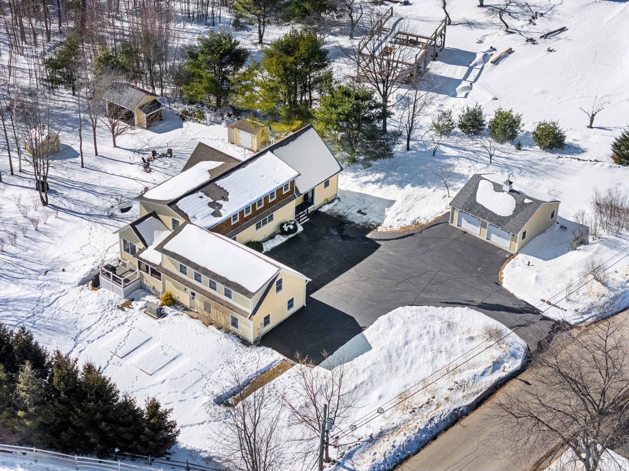 172 South Rd, Deerfield, NH 03037