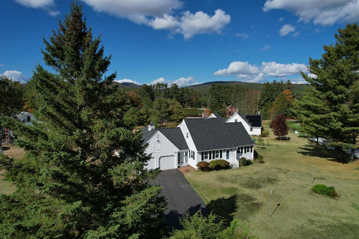 5 Cross Rd, Hebron, NH 03241