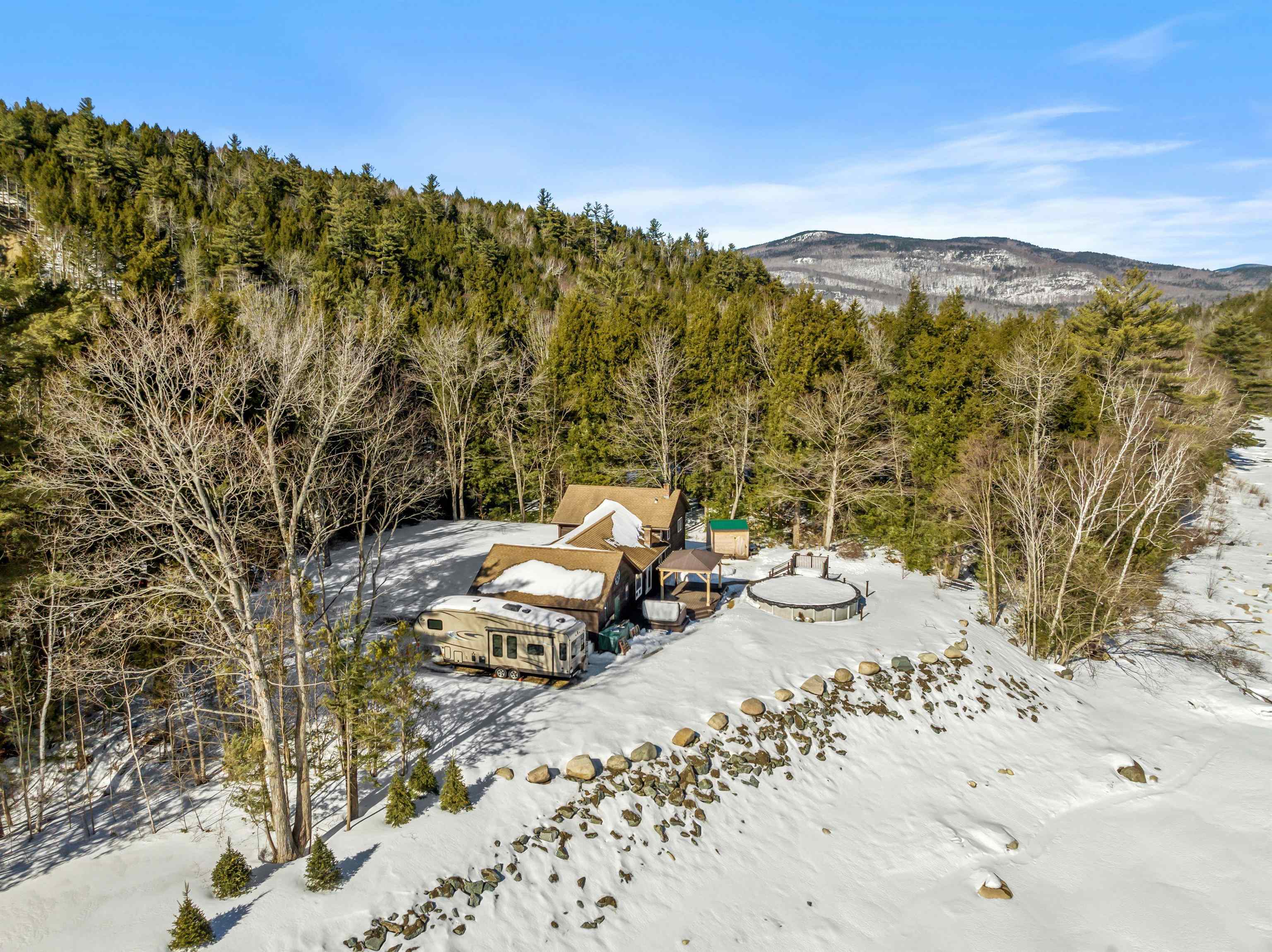 113 Glen Rd, Gorham, NH 03581