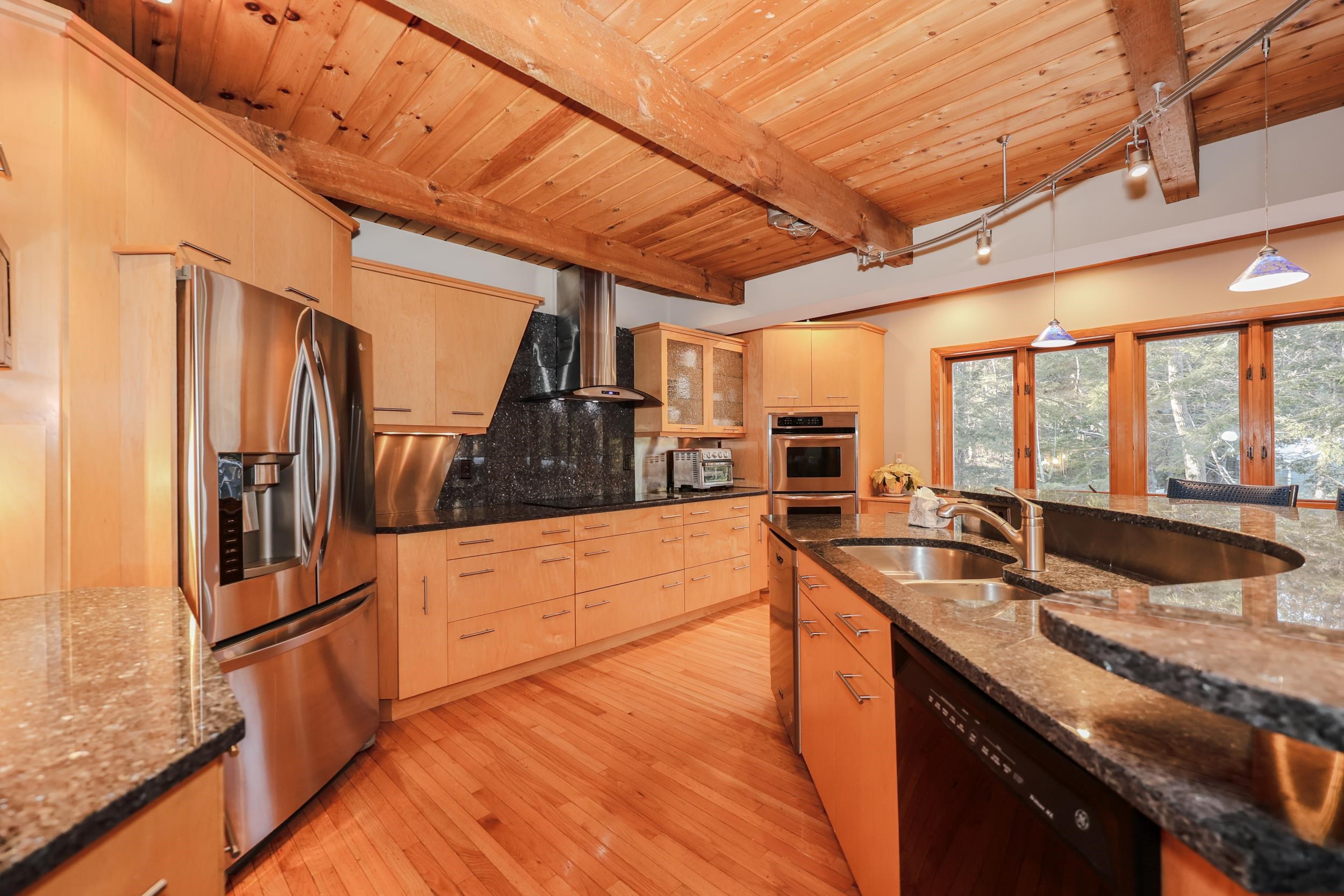 4 Windsor Blvd, Londonderry, NH 03053