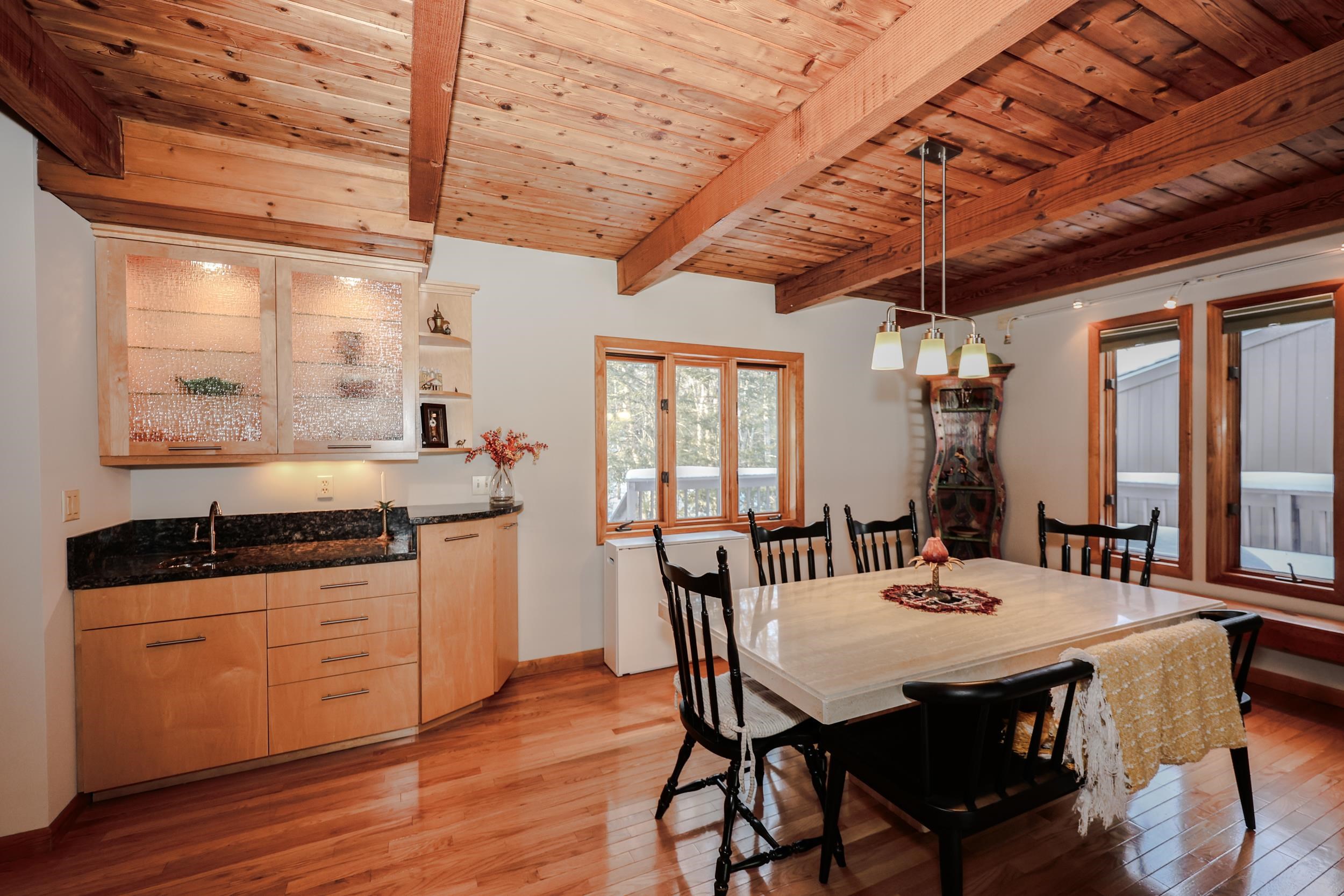 4 Windsor Blvd, Londonderry, NH 03053