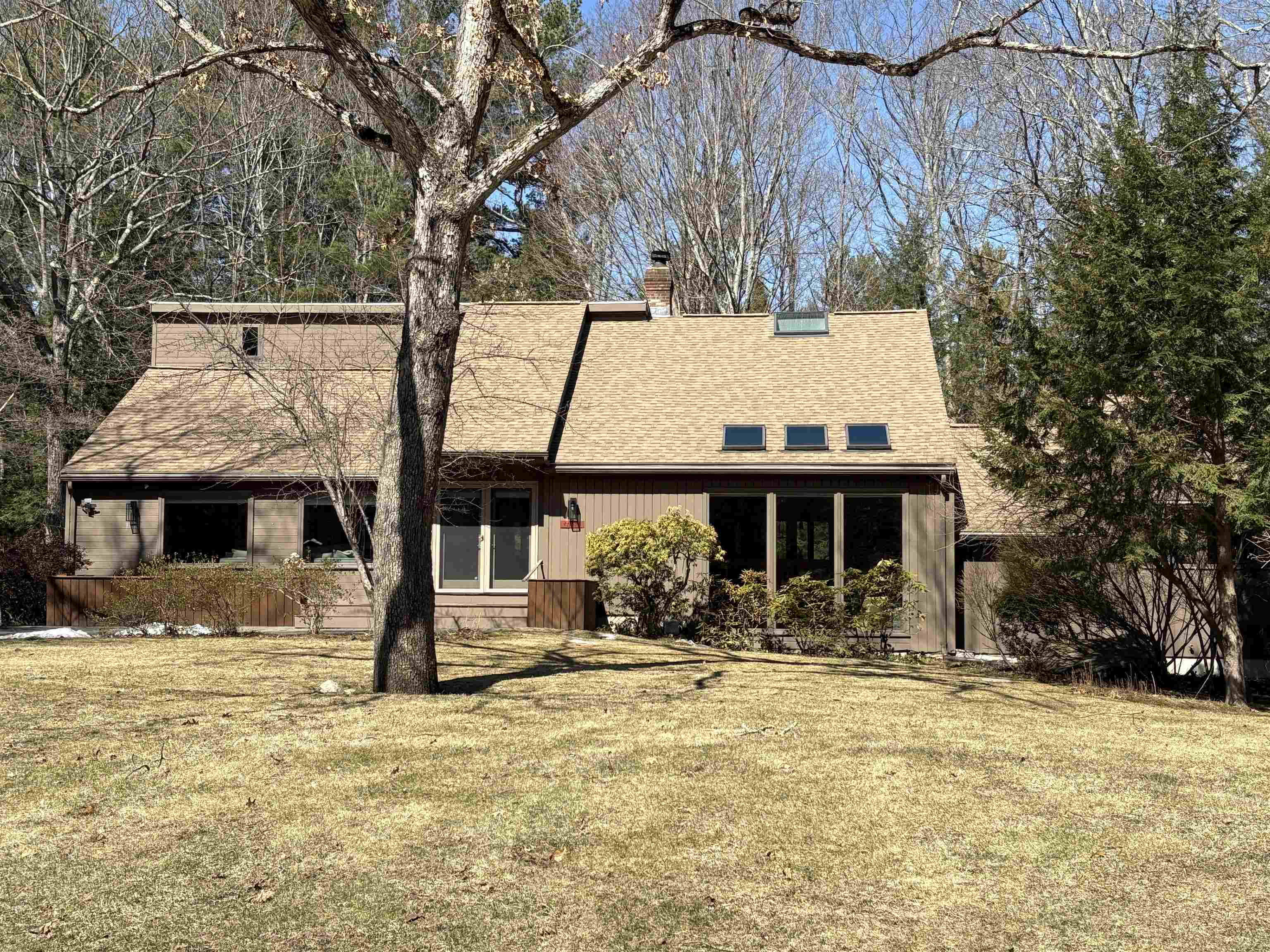 4 Windsor Blvd, Londonderry, NH 03053