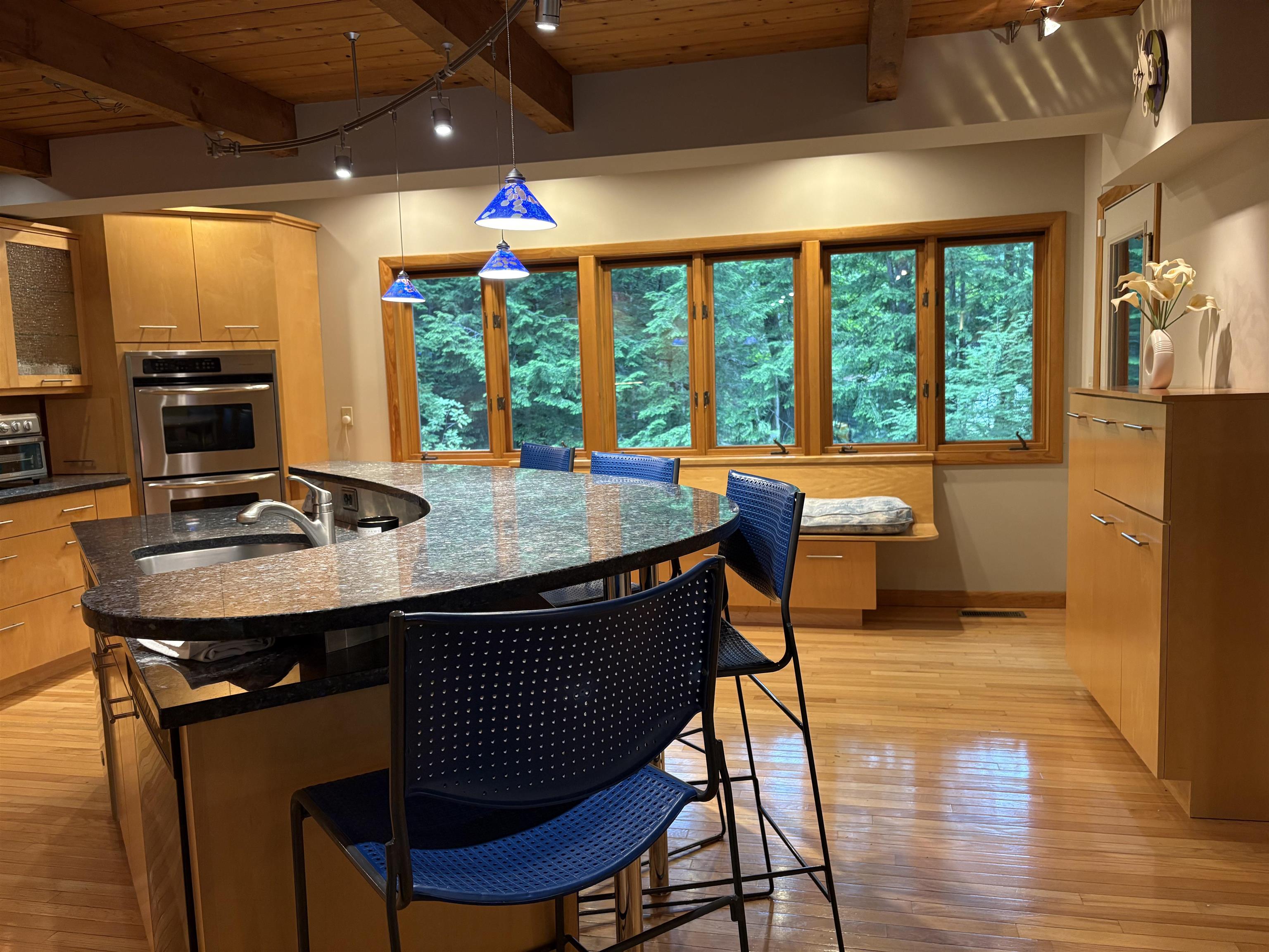 4 Windsor Blvd, Londonderry, NH 03053