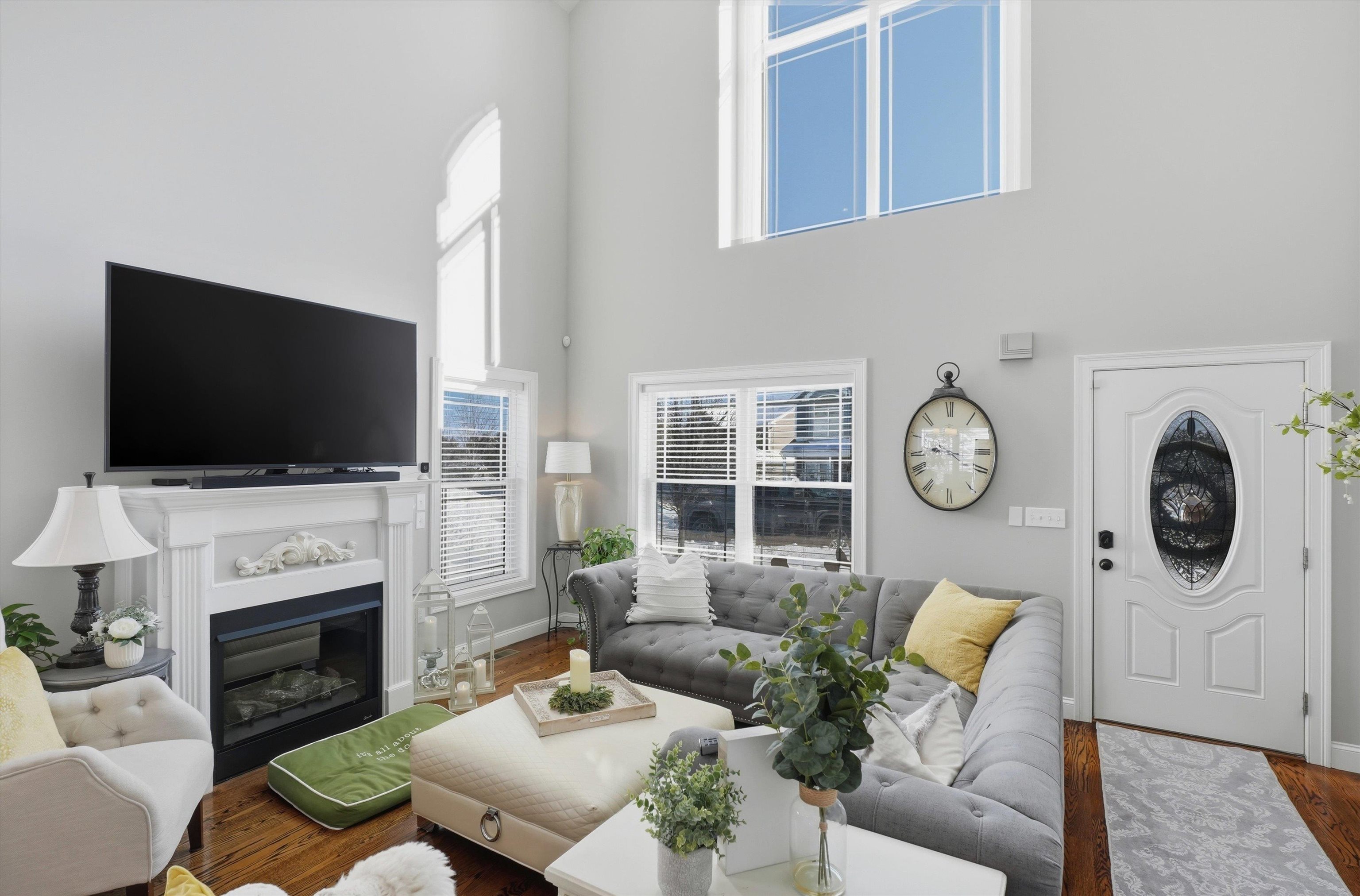 94 Tanager Cir, Pelham, NH 03076