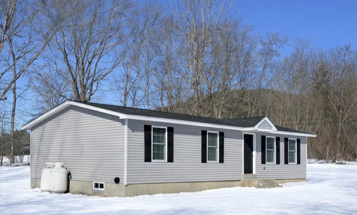 21 Kapper Dr, Winchester, NH 03470