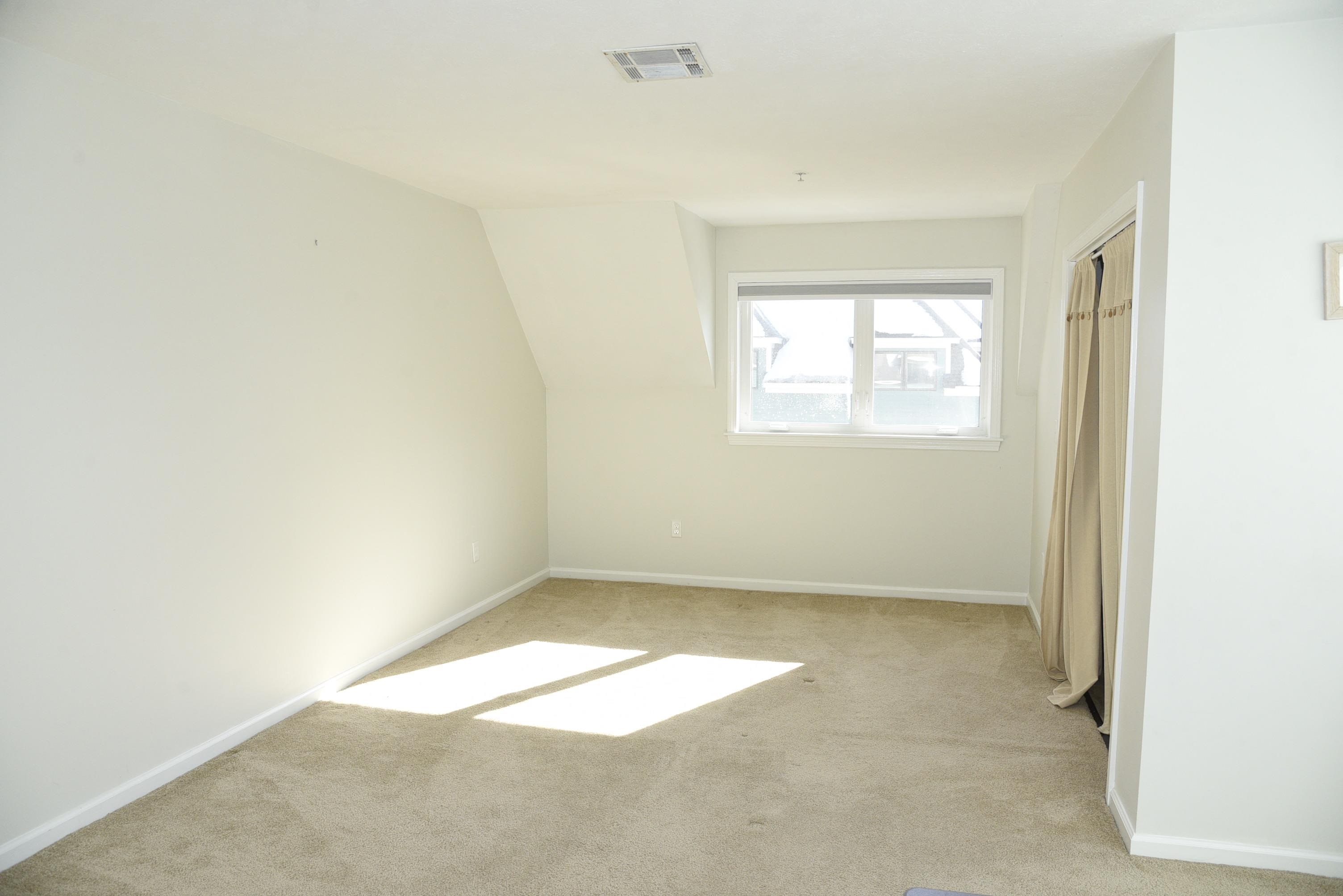 21 Clearwater Dr #21, Dover, NH 03820