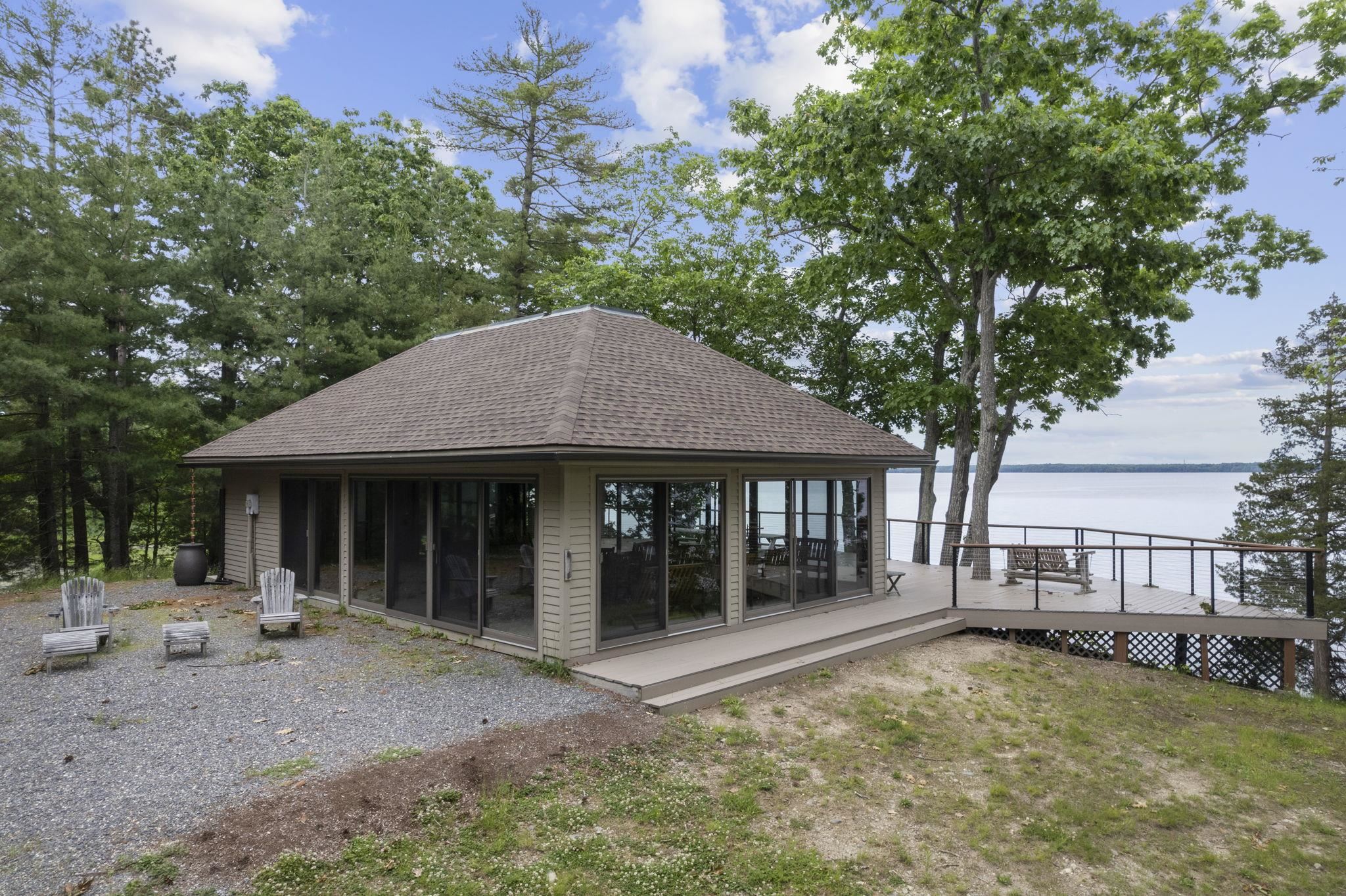 228 Cushing Rd, Newmarket, NH 03857