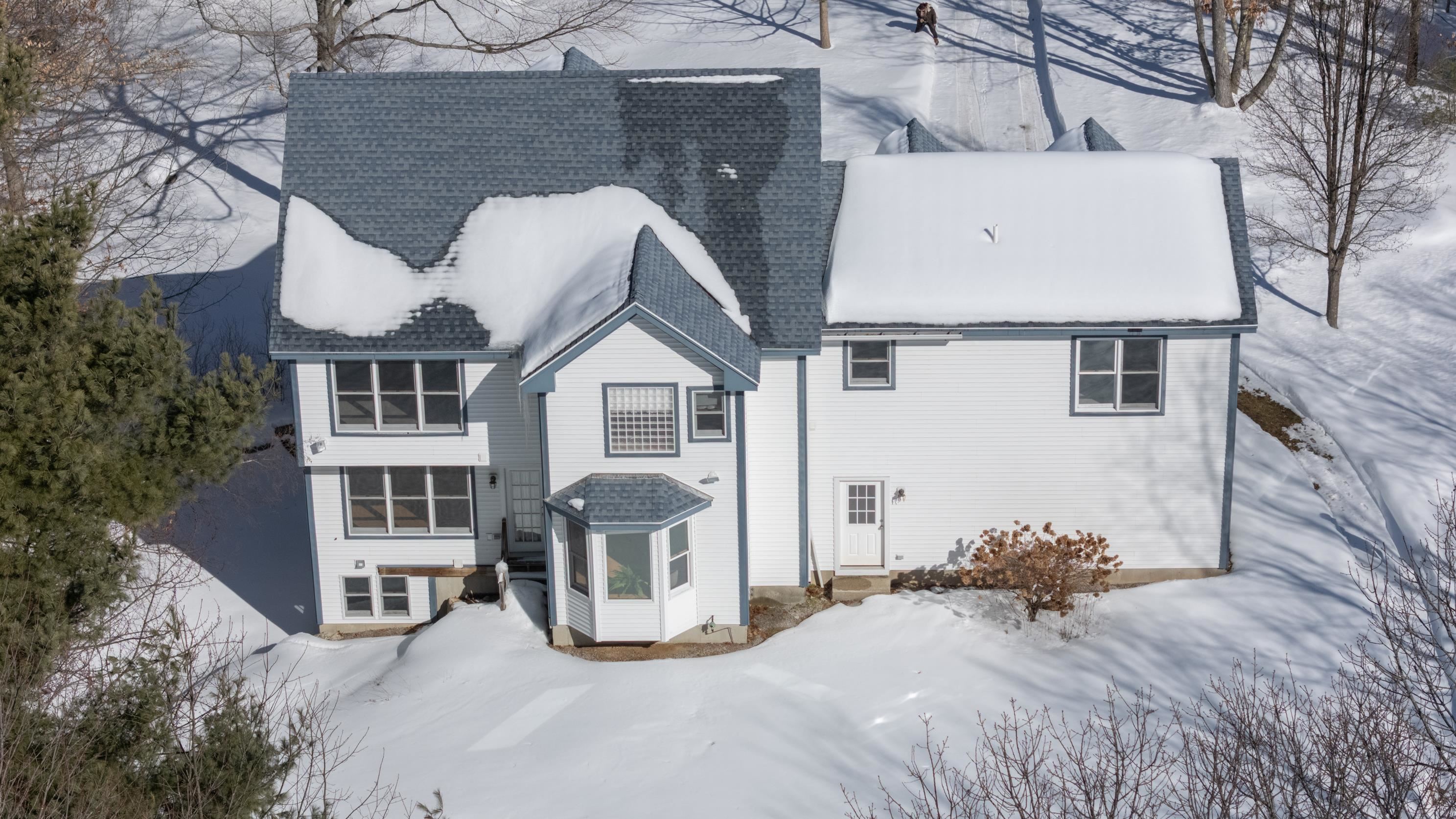 762 Robinson Rd, Pembroke, NH 03275