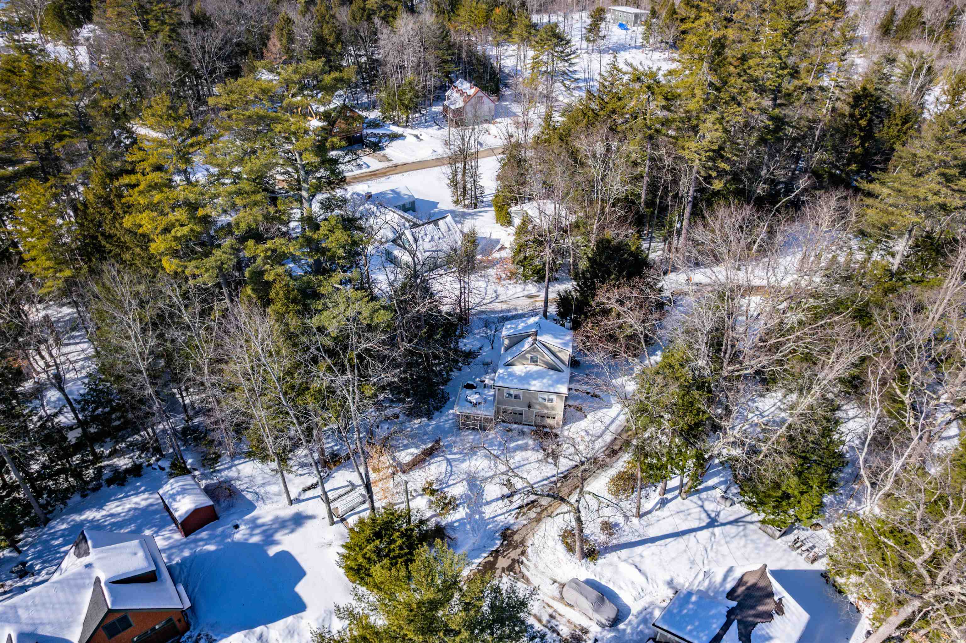 22 Crescent Ln, Hebron, NH 03241