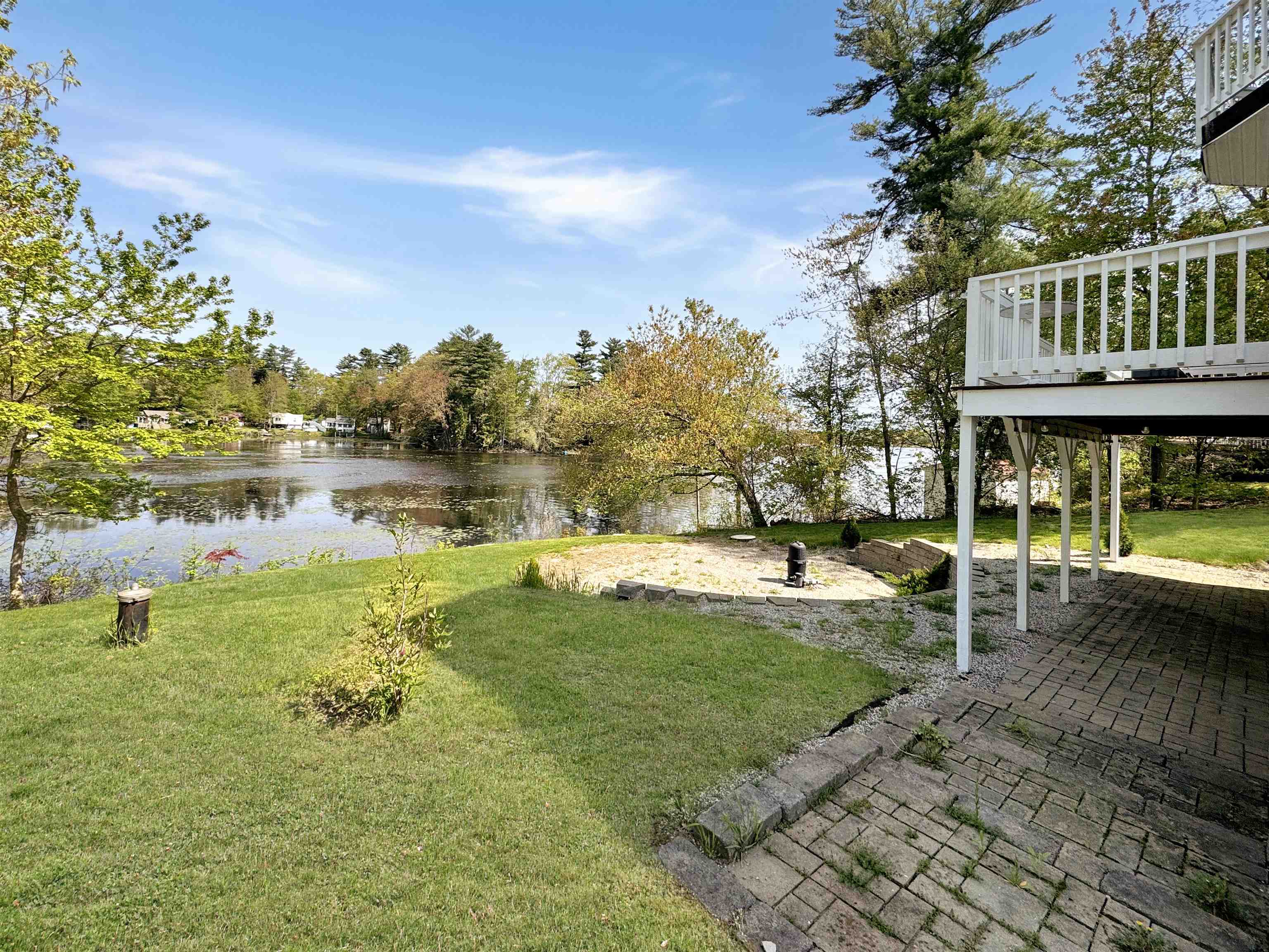 8 Dulcies Pt Rd, Kingston, NH 03848