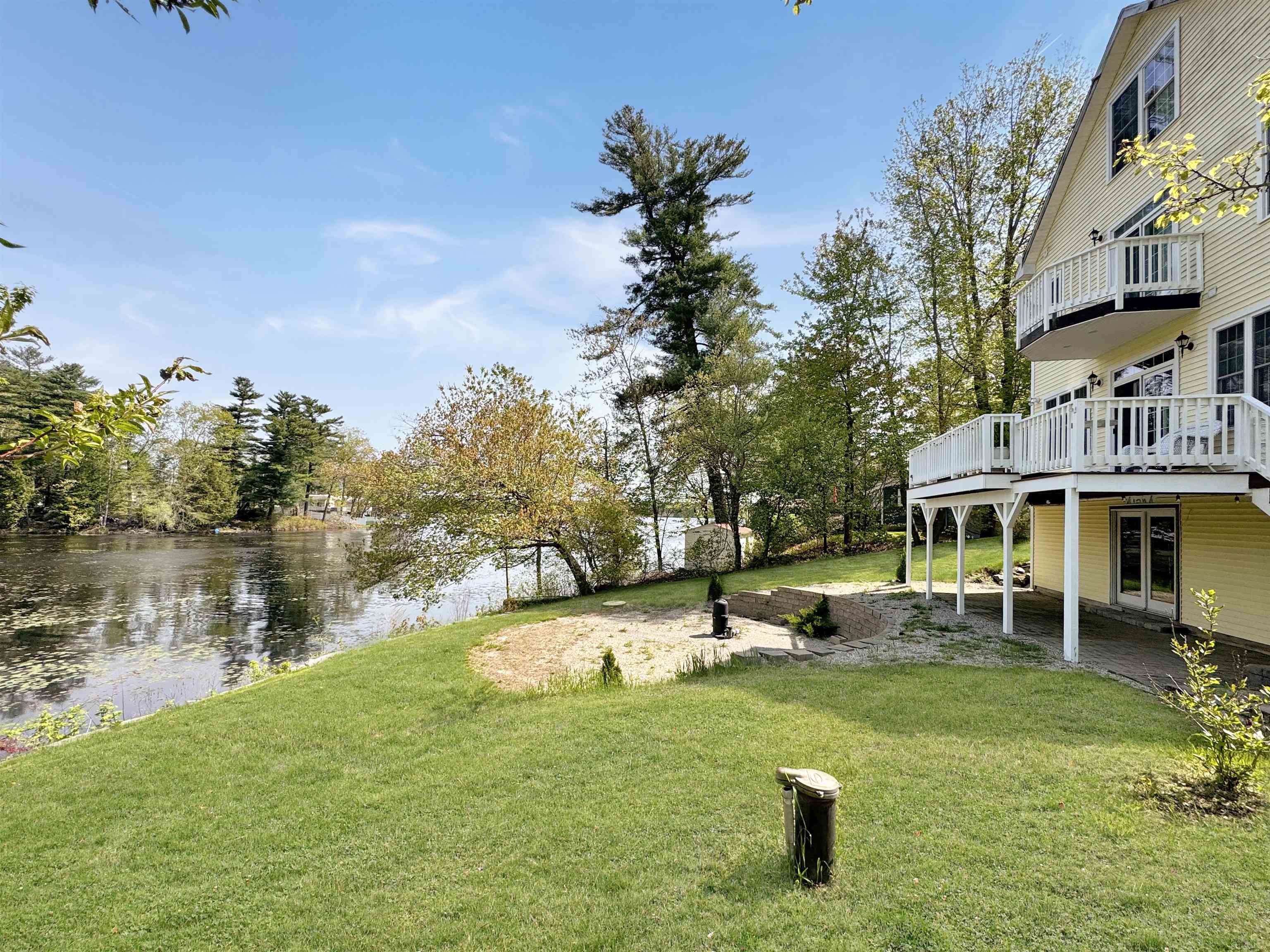 8 Dulcies Pt Rd, Kingston, NH 03848