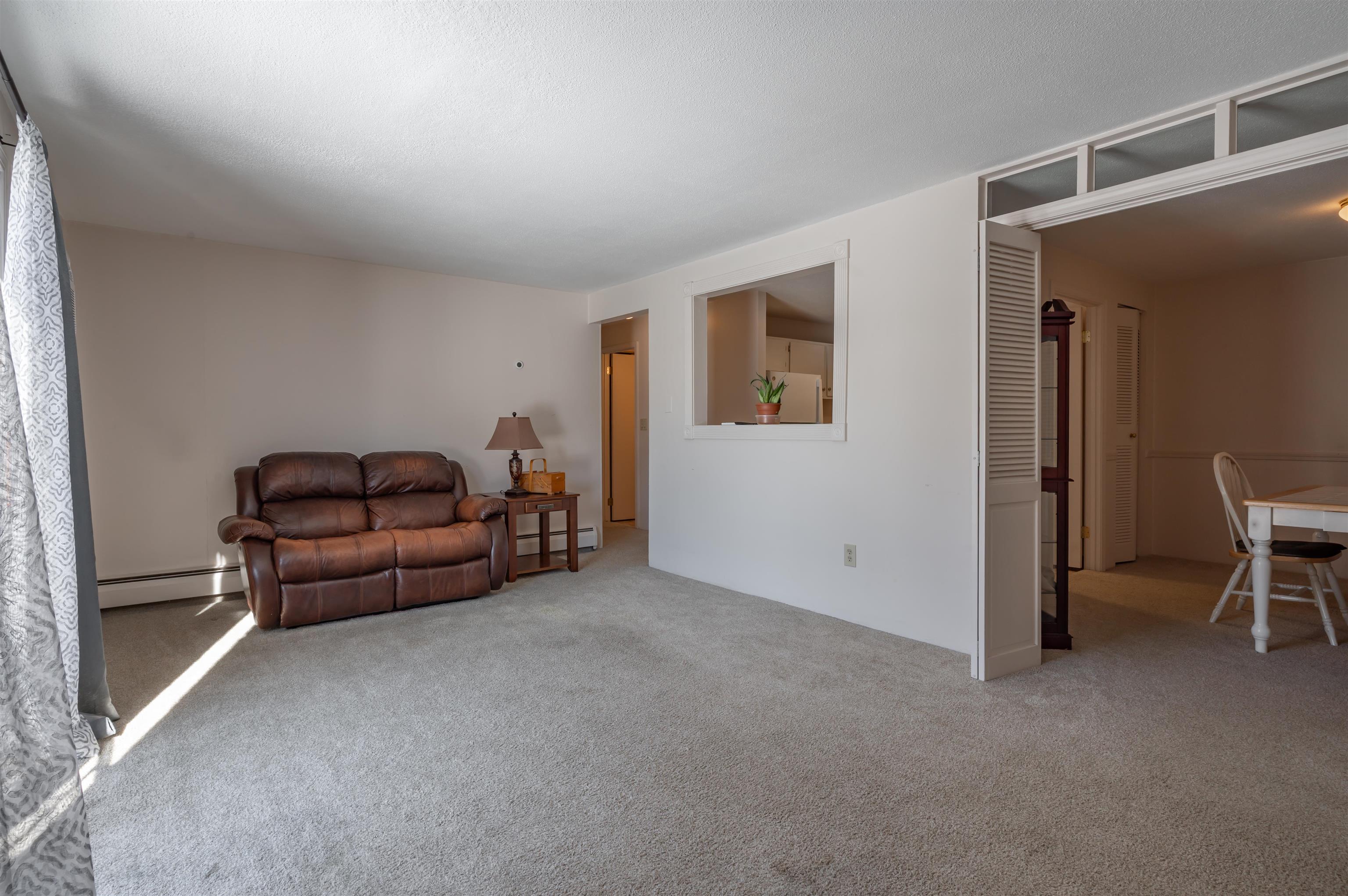 36 English Village Rd, Manchester, NH 03102