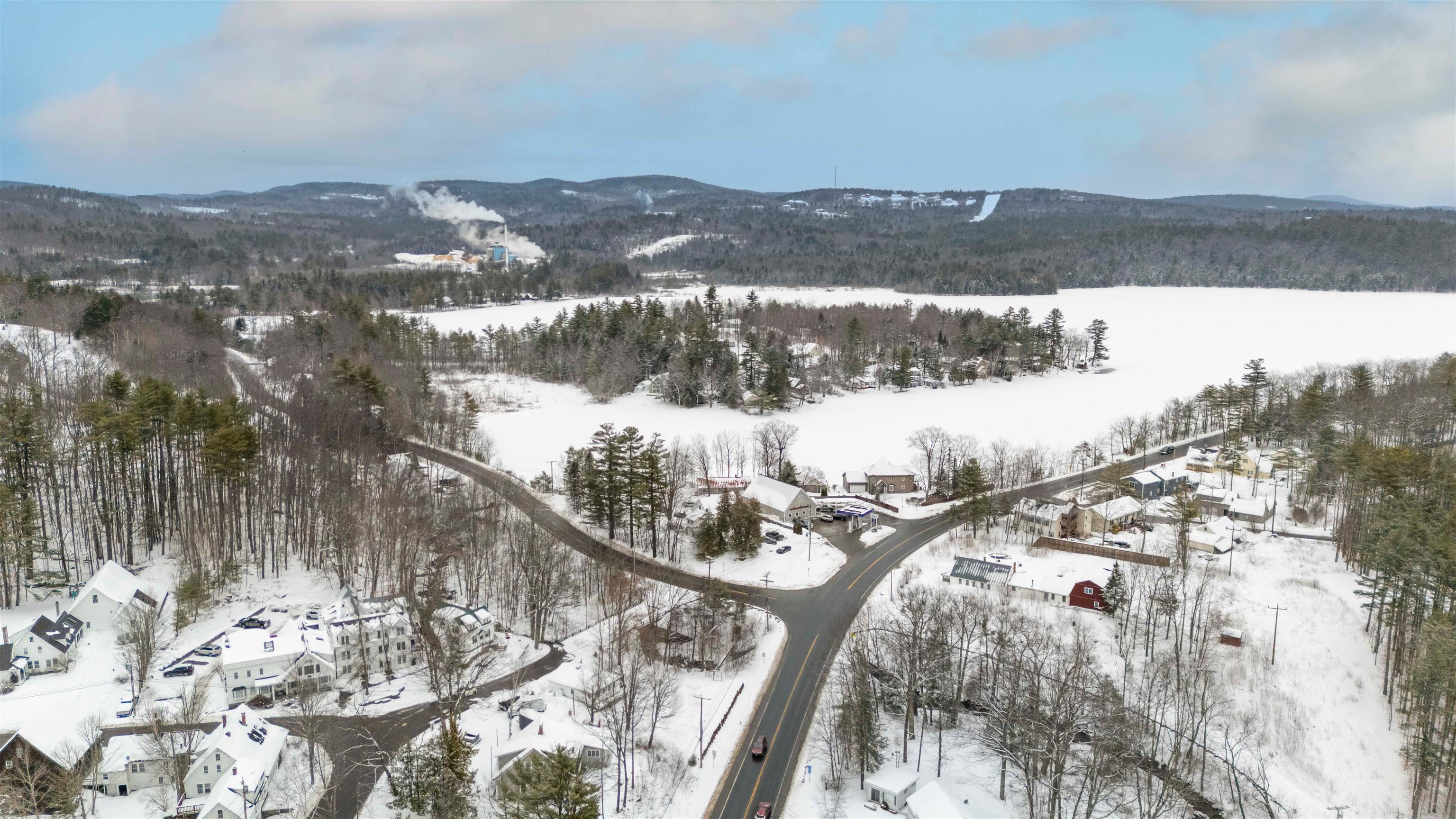 1042 Main St, Sunapee, NH 03751