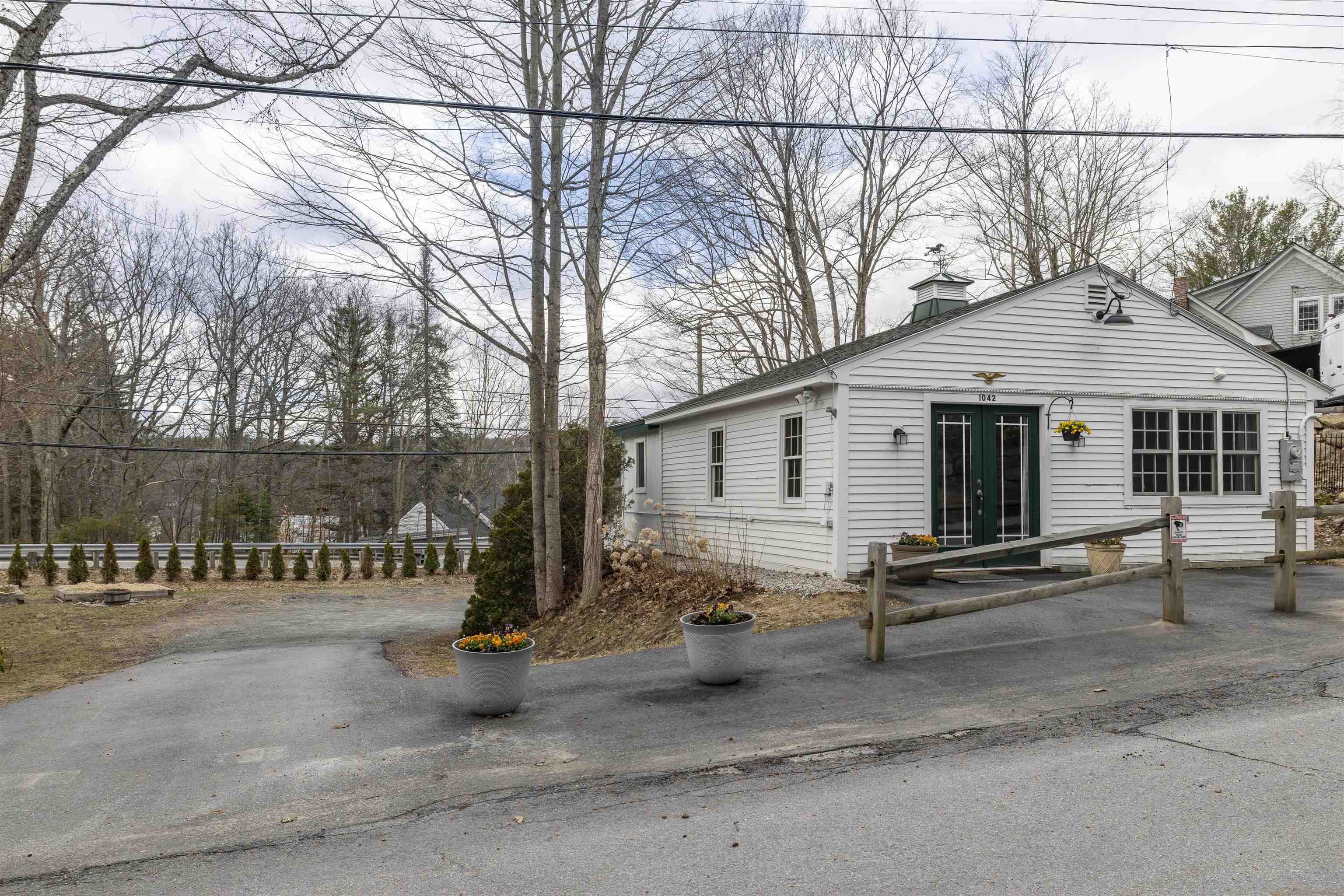 1042 Main St, Sunapee, NH 03751
