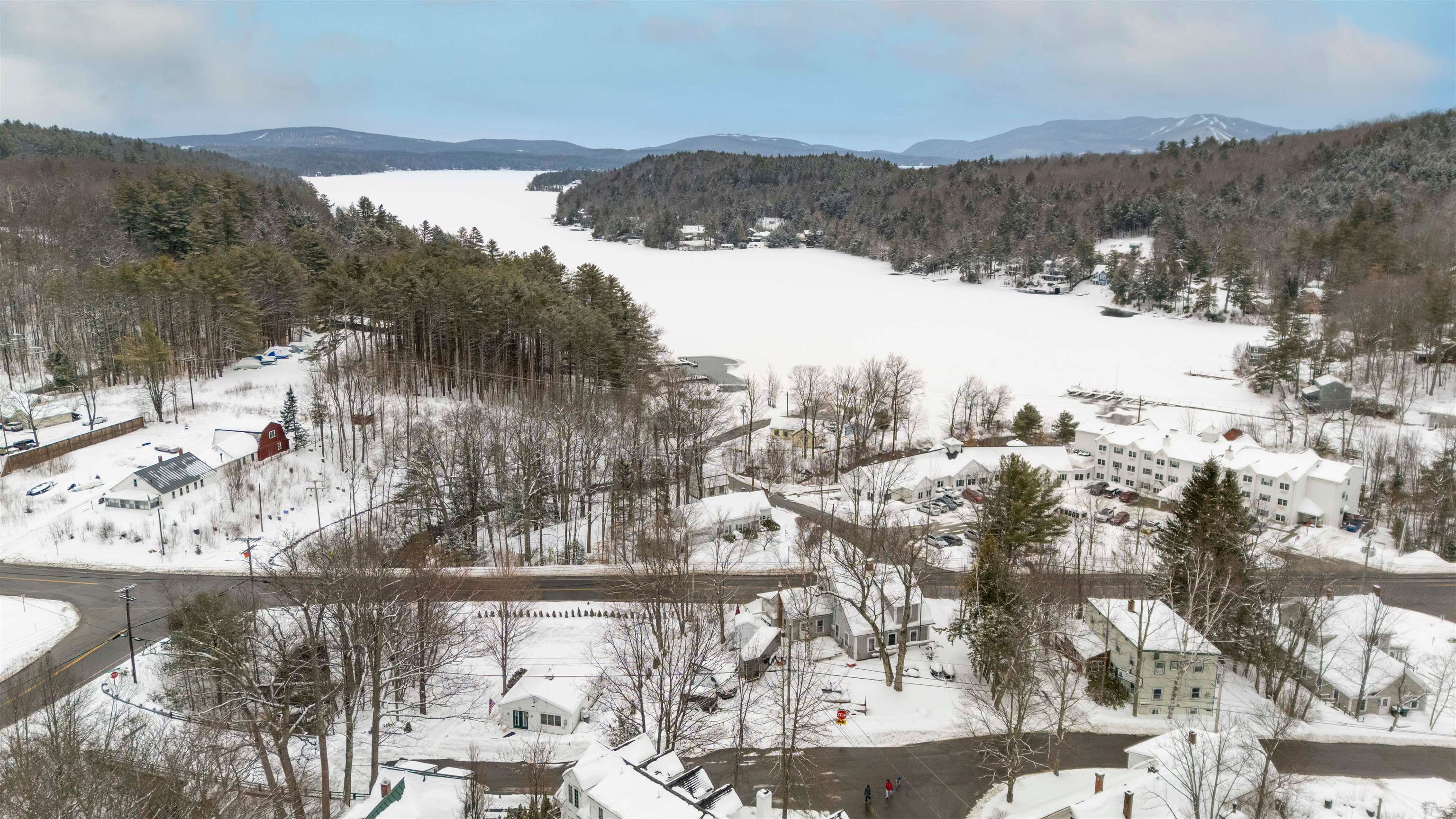 1042 Main St, Sunapee, NH 03751