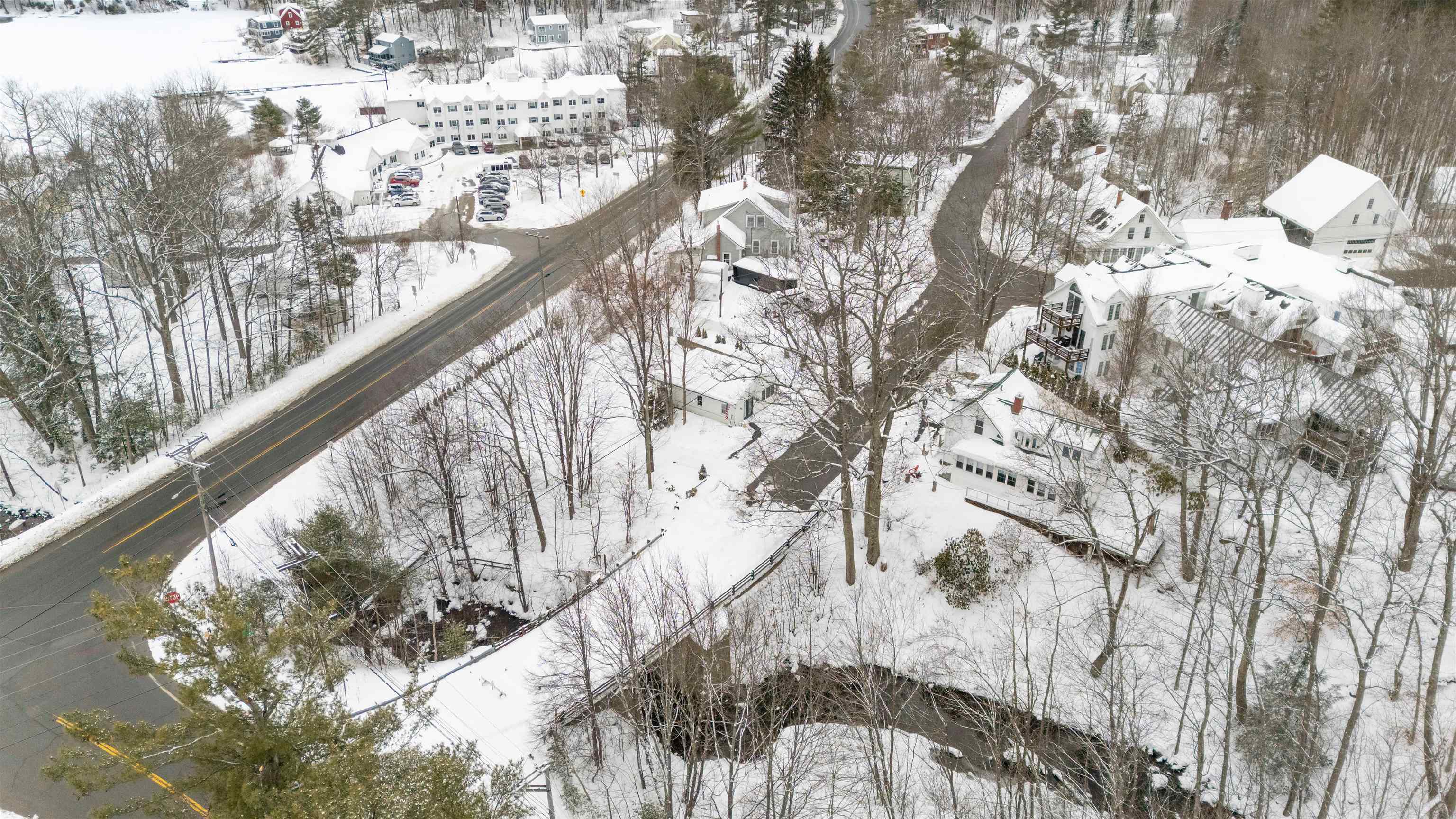 1042 Main St, Sunapee, NH 03751