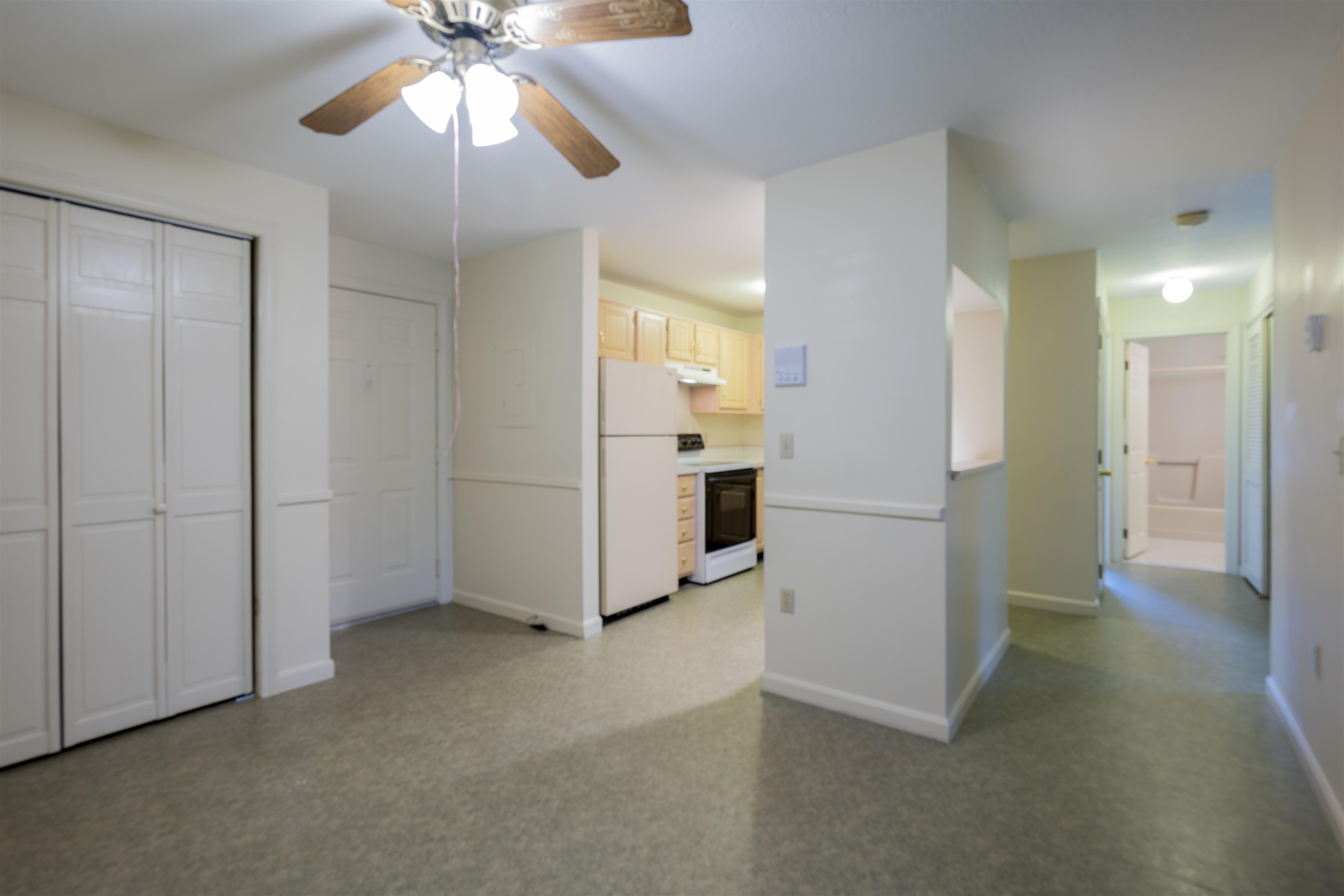 3 Timberwood Dr, Goffstown, NH 03045