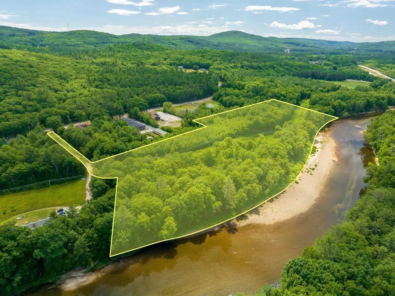 21 Pemi River Heights Dr, Holderness, NH 03245