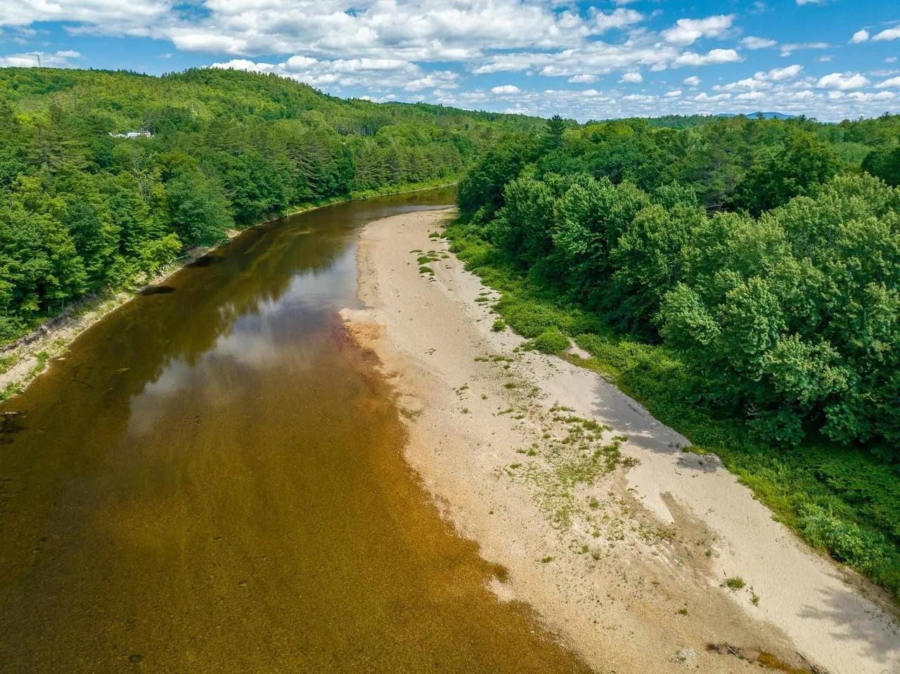 21 Pemi River Heights Dr, Holderness, NH 03245