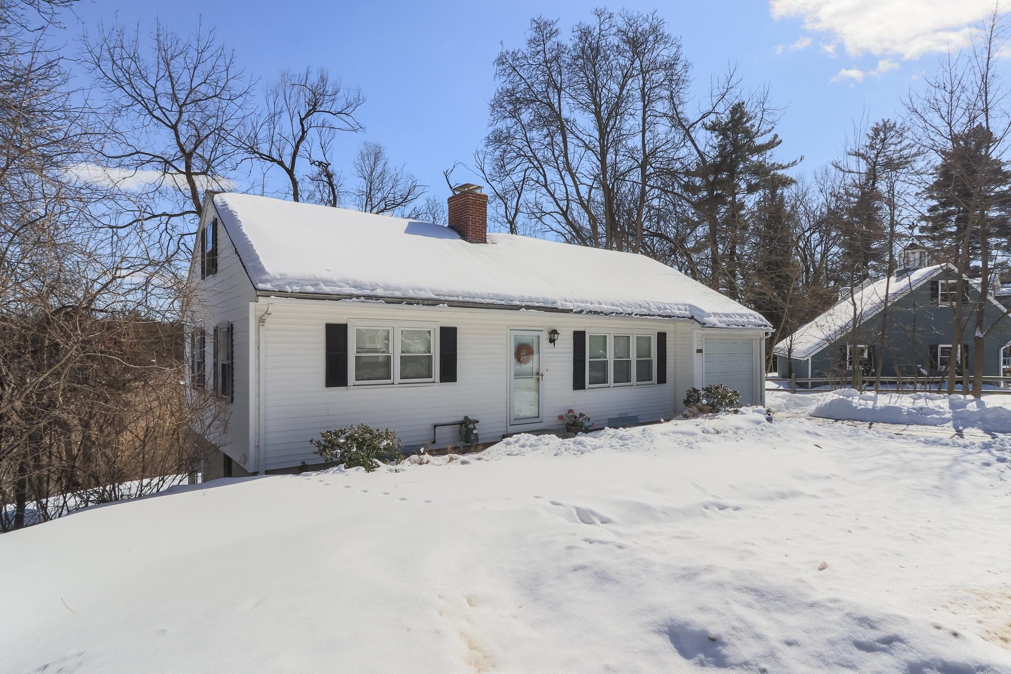 335 S Main St, Concord, NH 03301