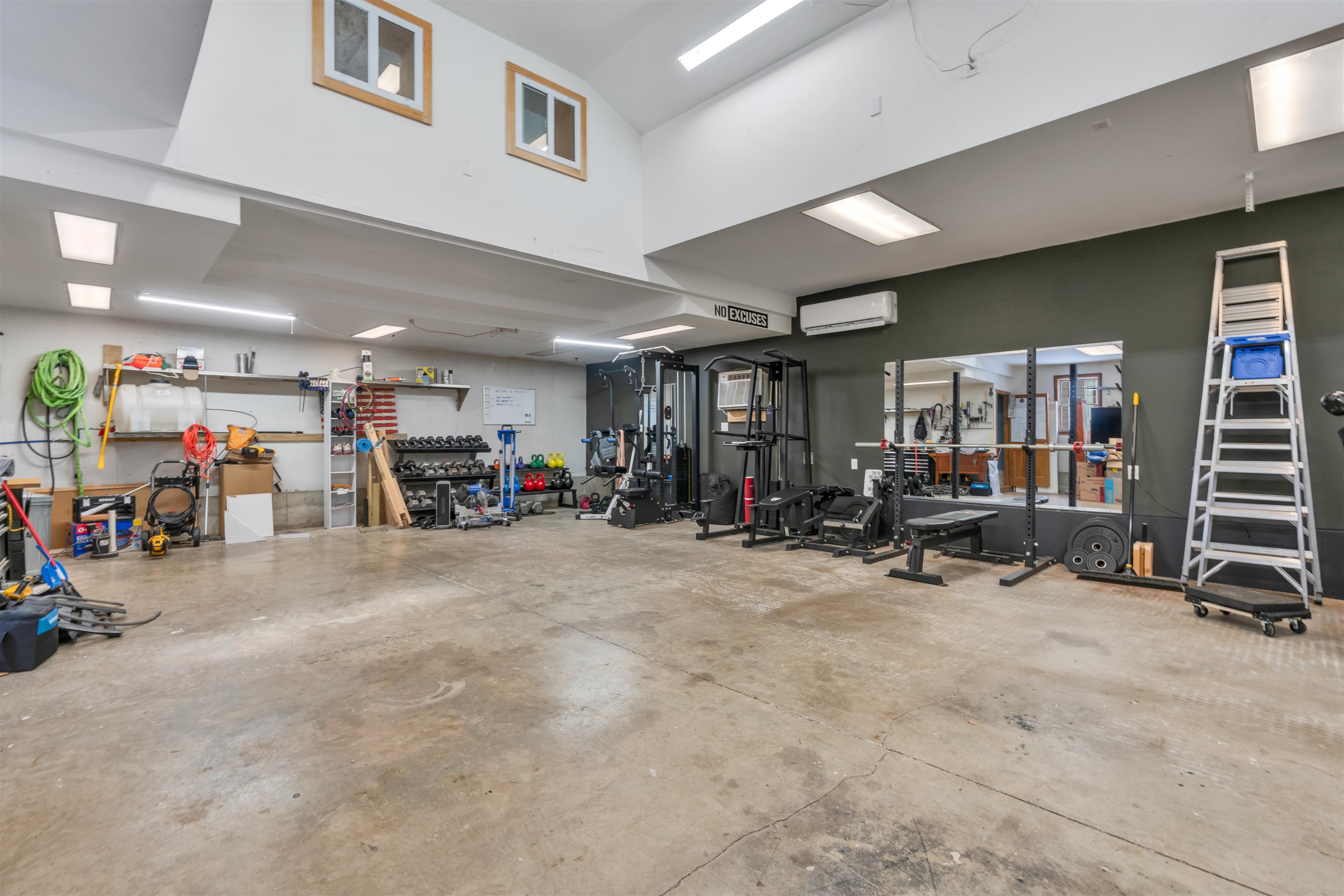 28 Stacy Dr, Rochester, NH 03867