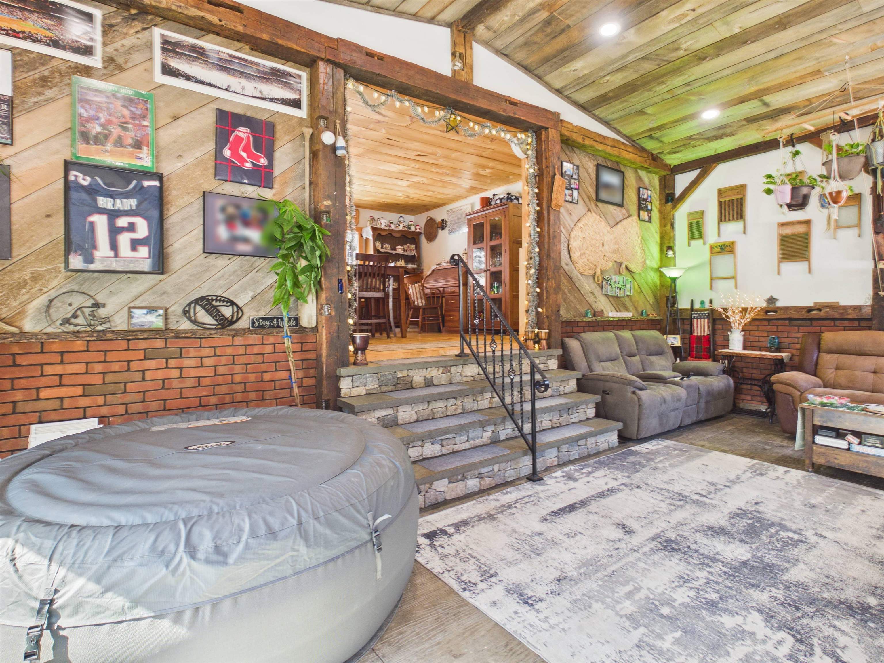 44 Schult St, Keene, NH 03431