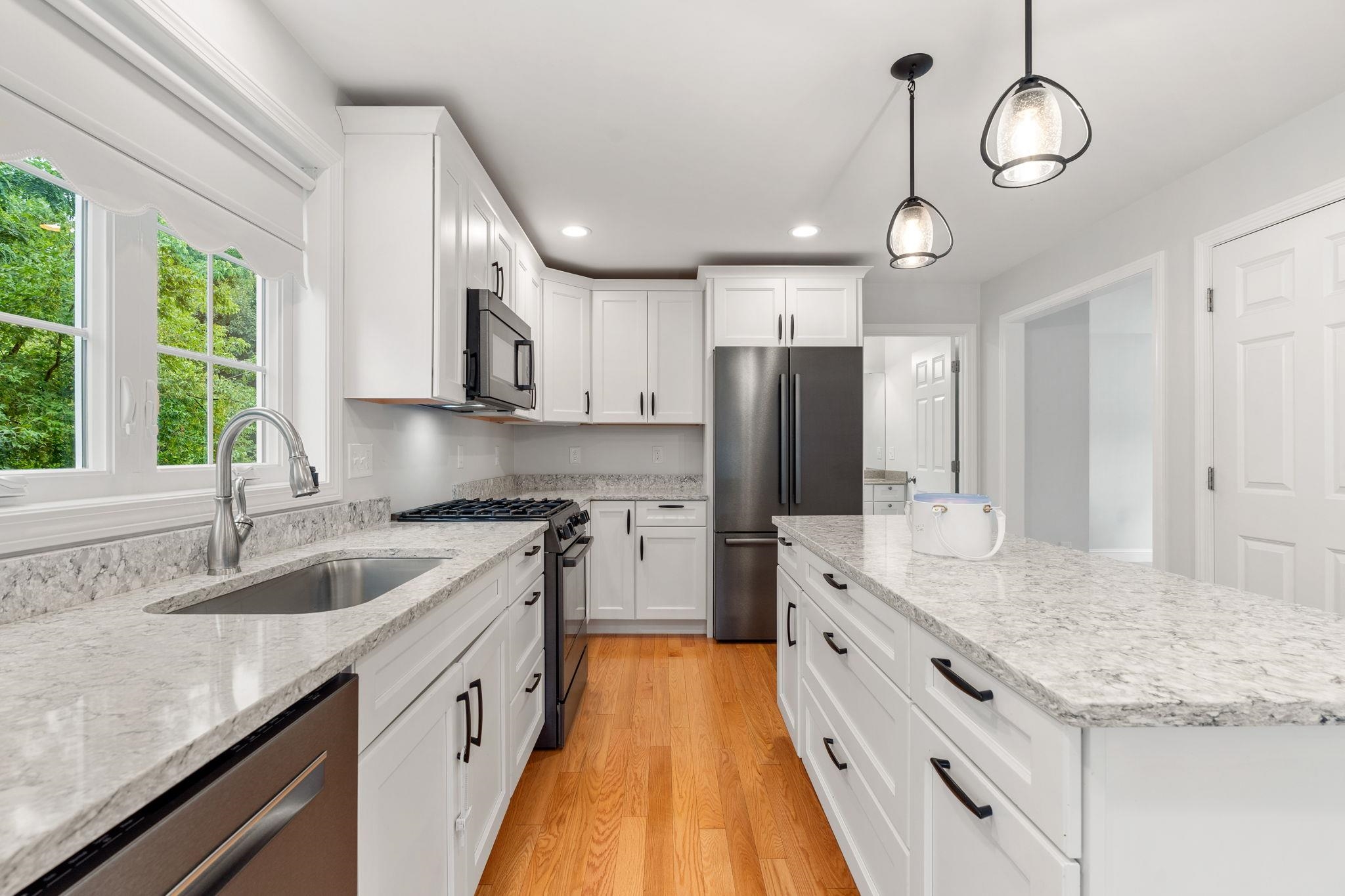 43 Hampton Rd, Exeter, NH 03833