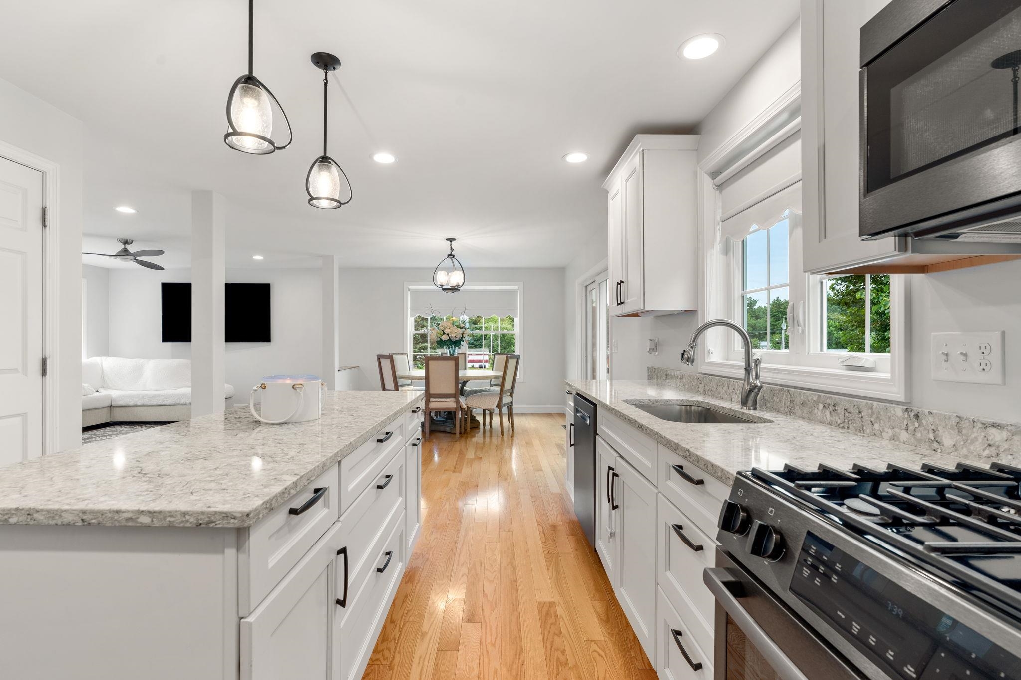 43 Hampton Rd, Exeter, NH 03833