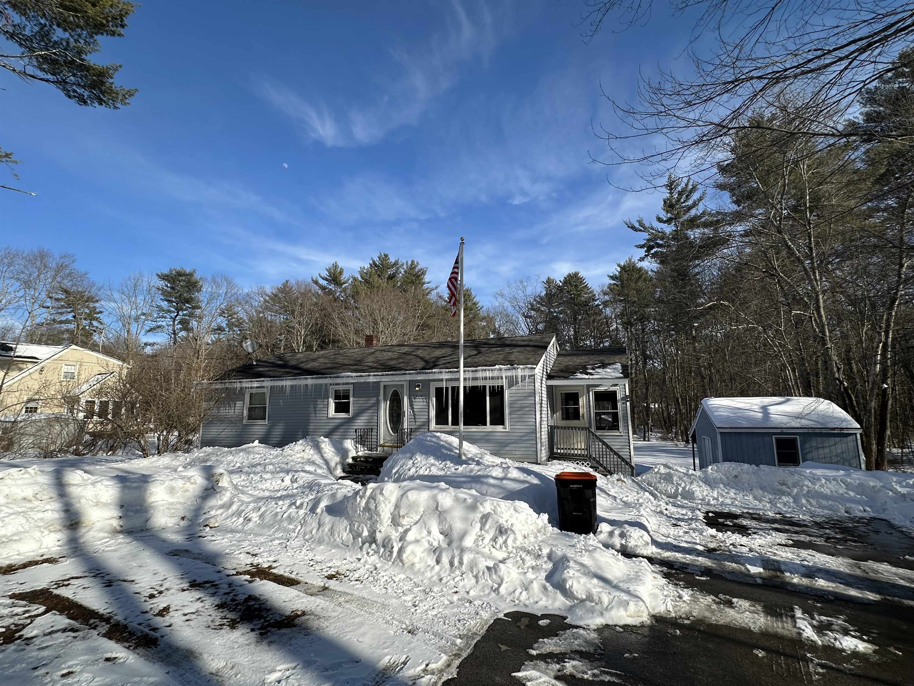219 Rattlesnake Hill Rd, Auburn, NH 03032