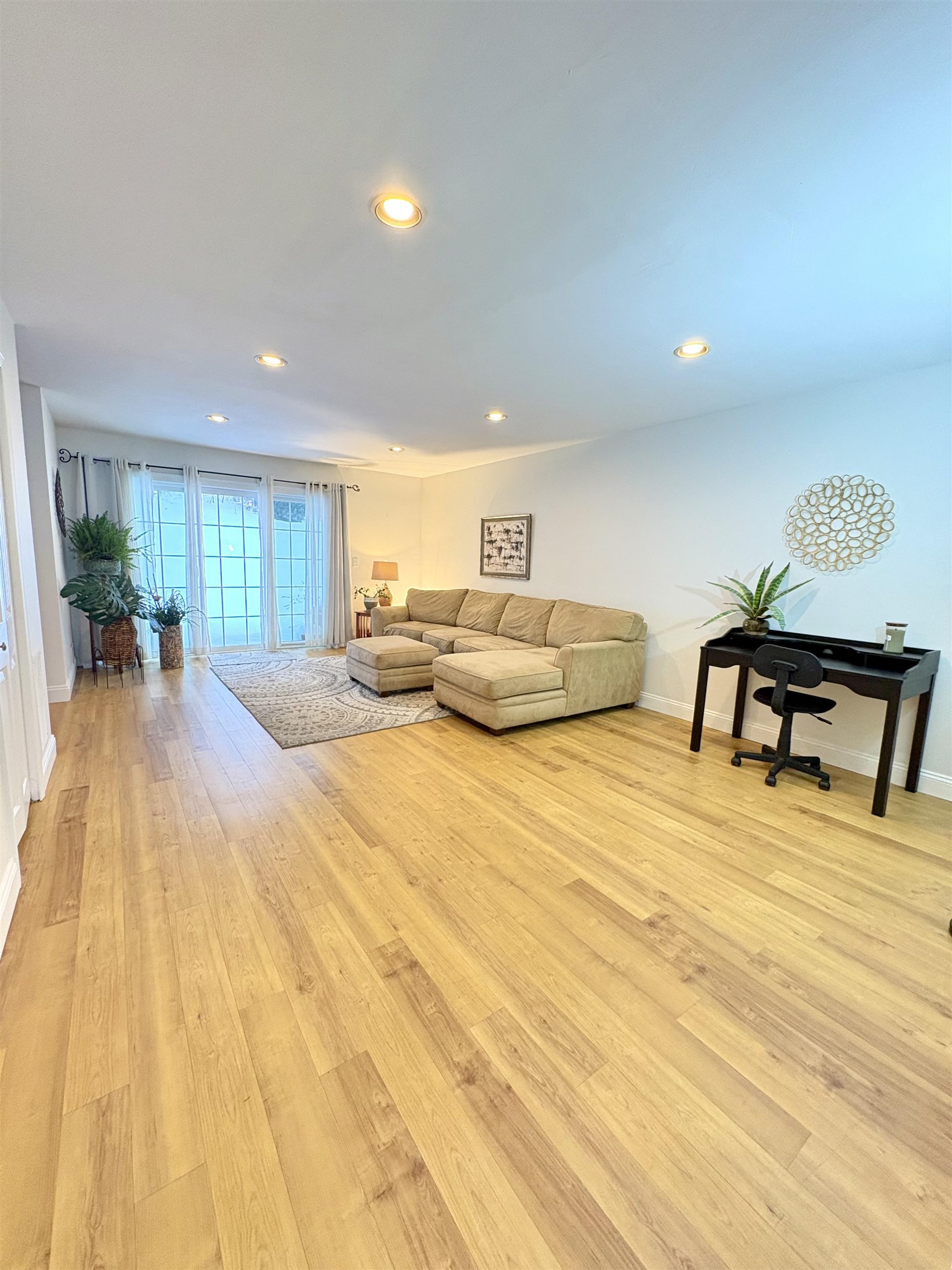 130 Middlesex Rd, Merrimack, NH 03054