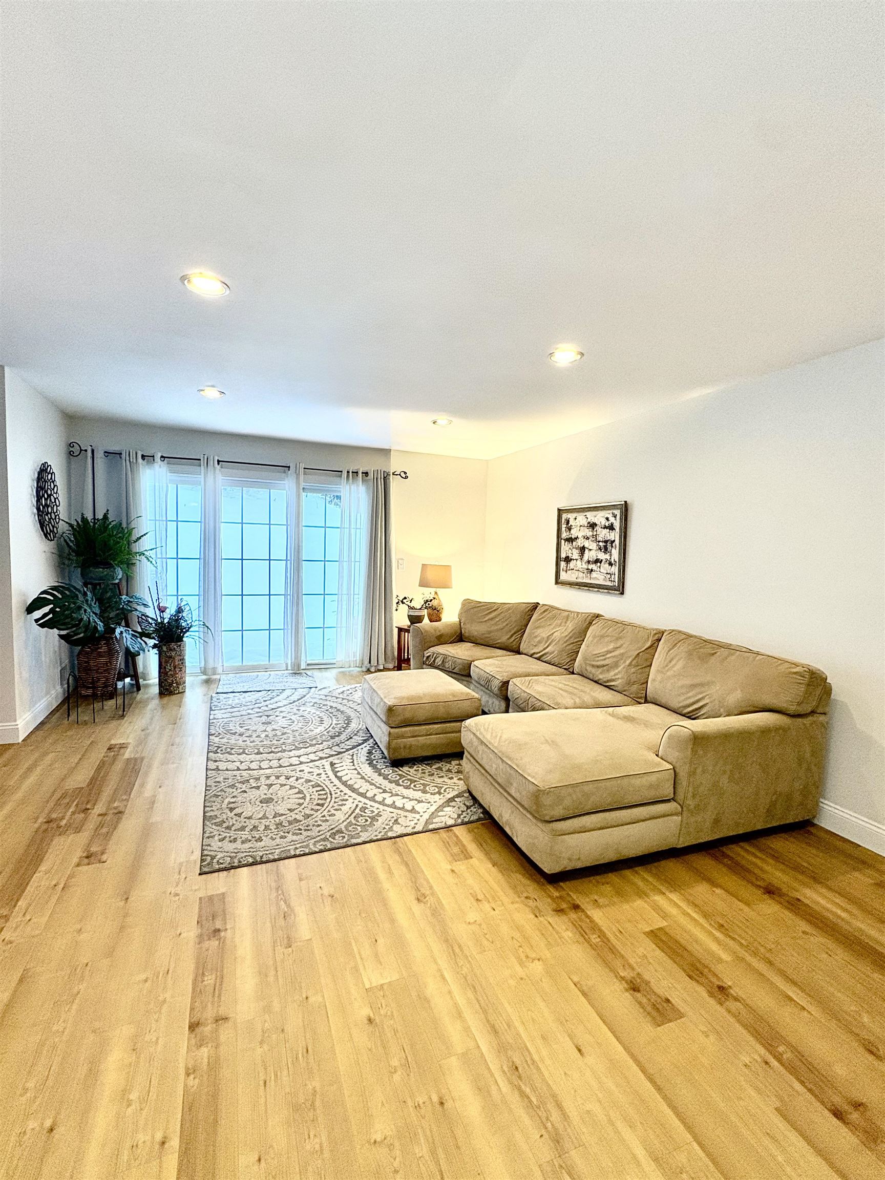 130 Middlesex Rd, Merrimack, NH 03054