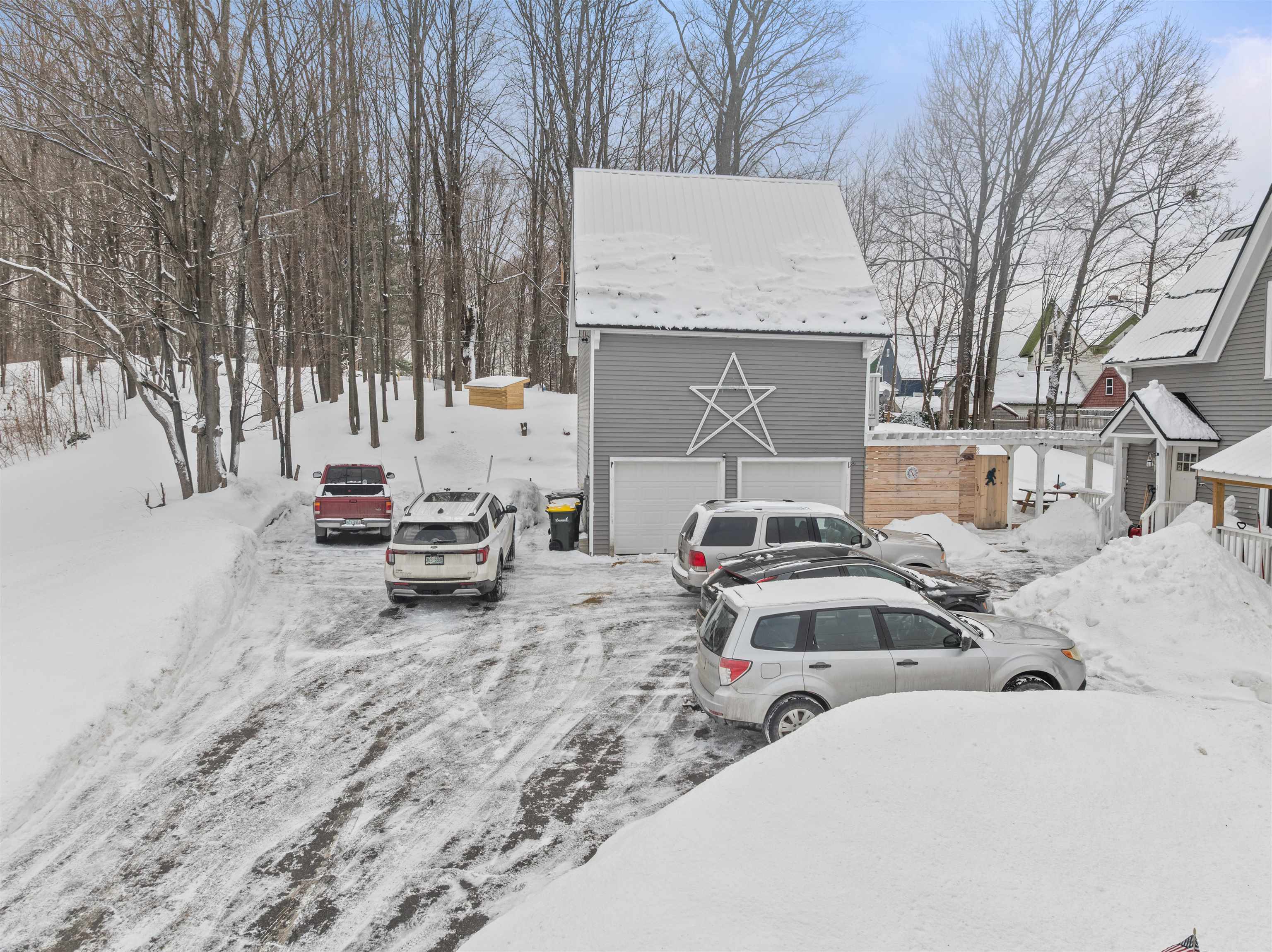 43 High St, Laconia, NH 03246