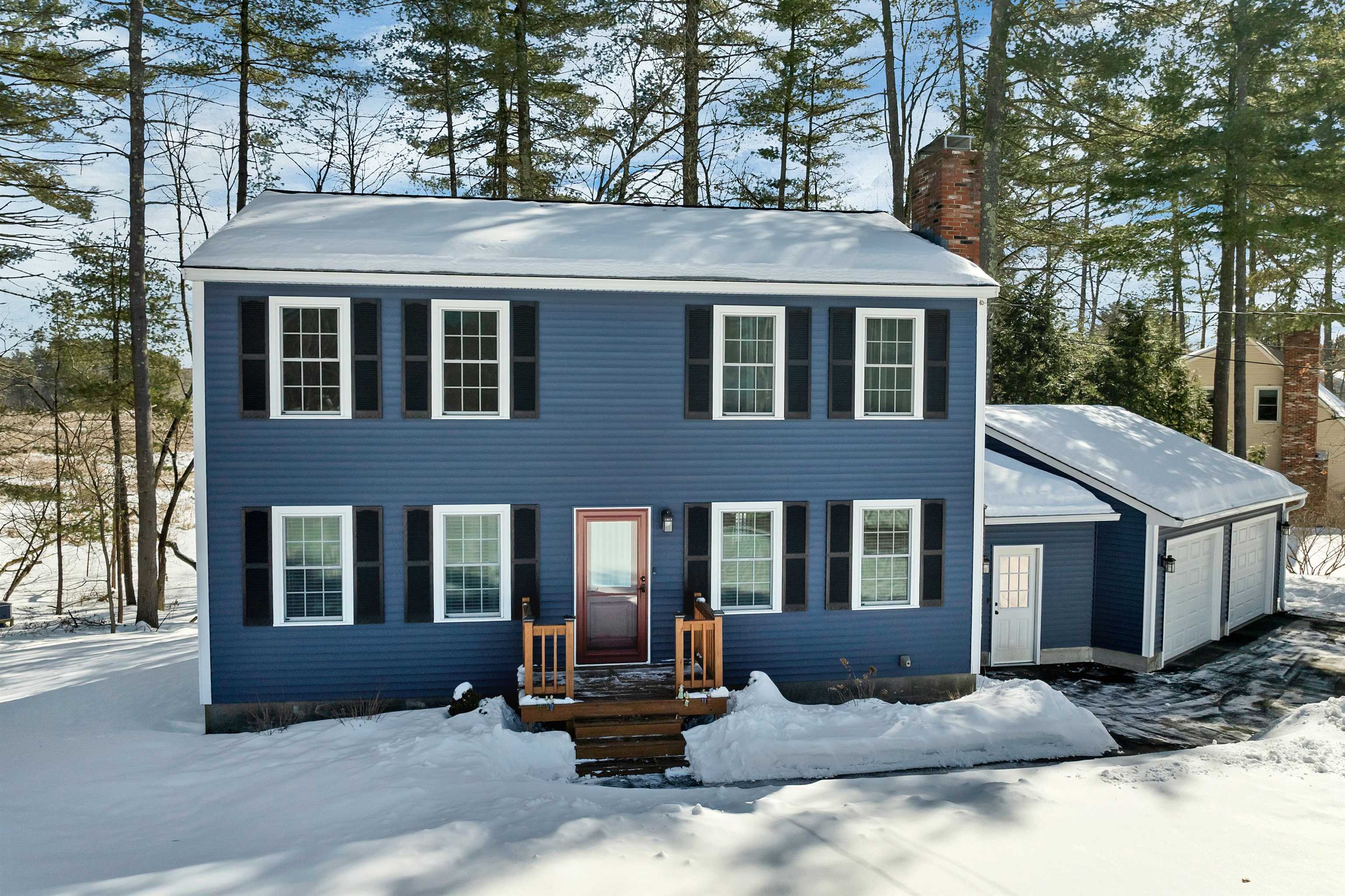 51 Pilgrim Dr, Litchfield, NH 03052