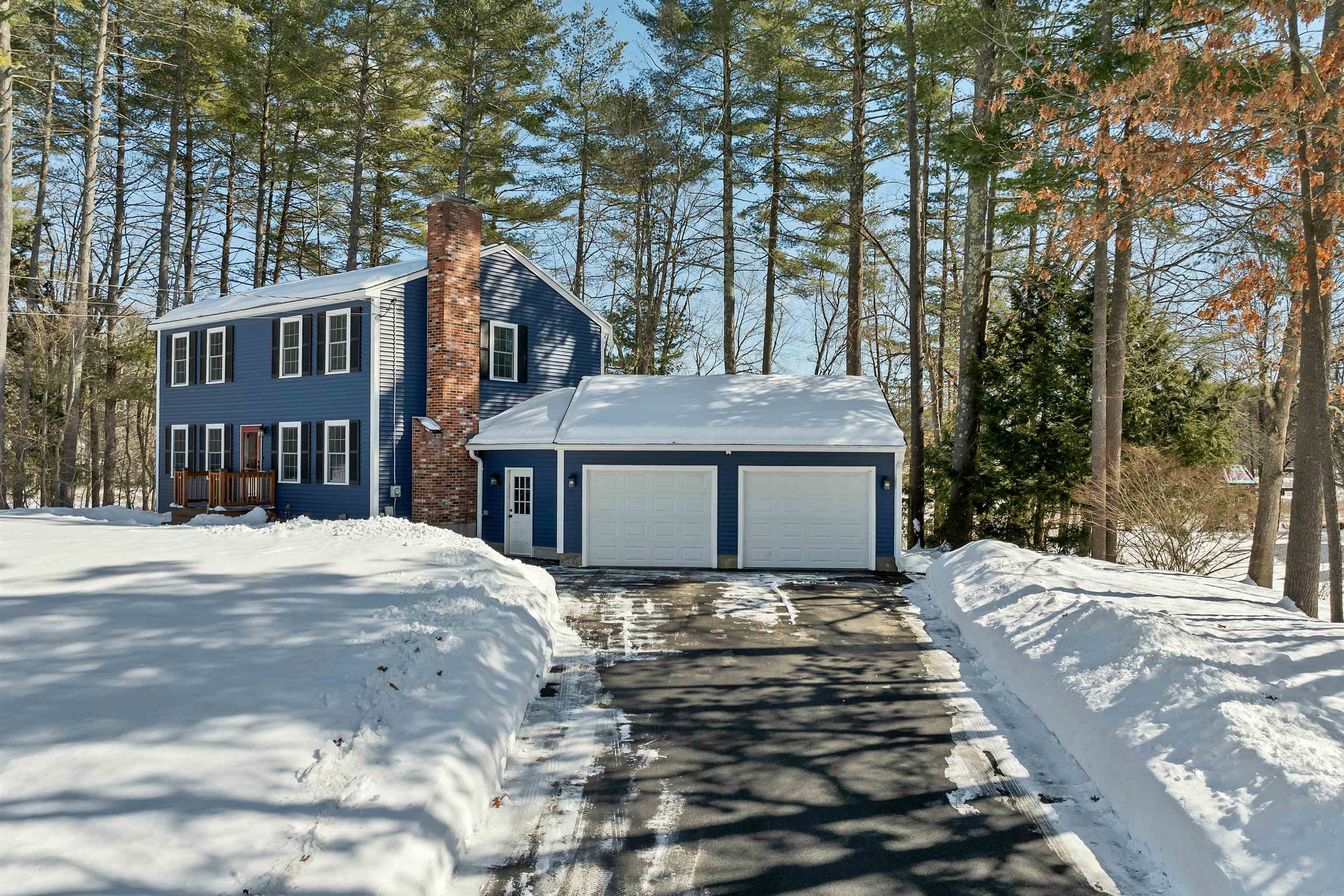 51 Pilgrim Dr, Litchfield, NH 03052