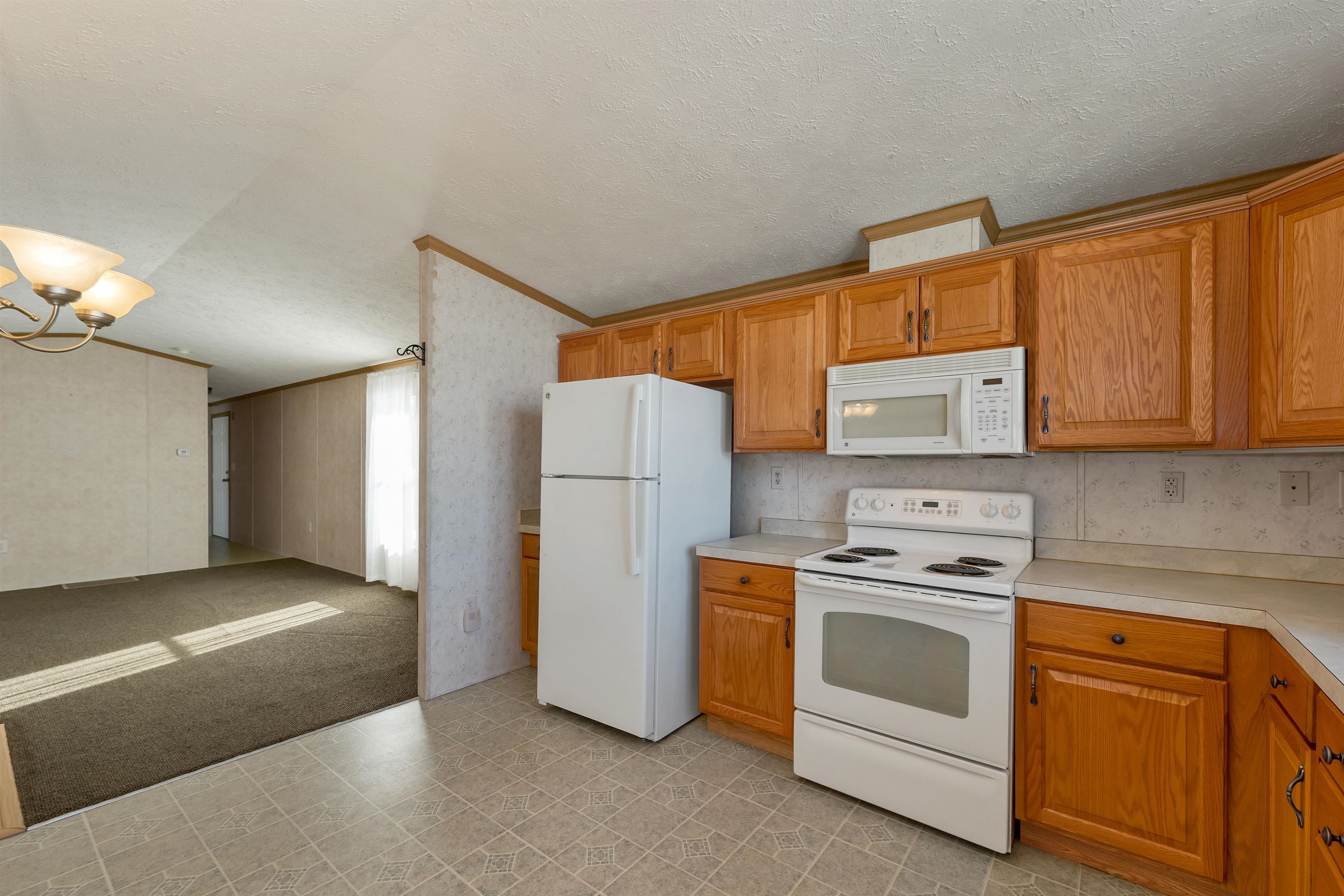 17 Trade Wind Ln, Rochester, NH 03835