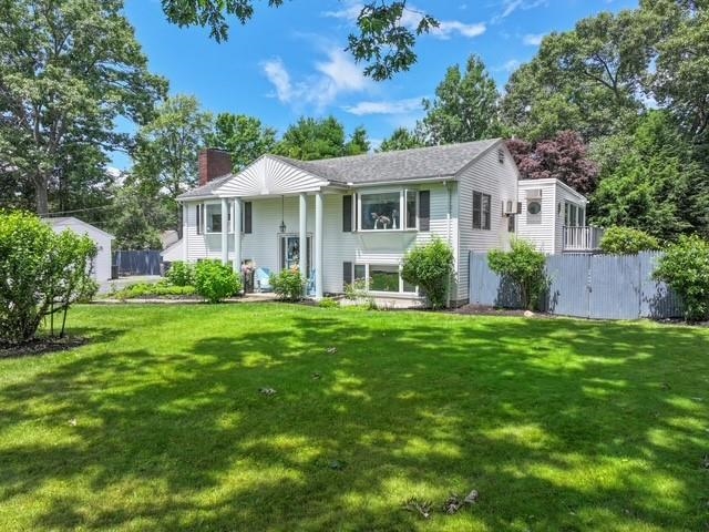 6 Golden Gate Dr, Hooksett, NH 03106