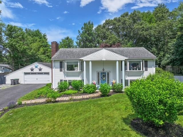 6 Golden Gate Dr, Hooksett, NH 03106