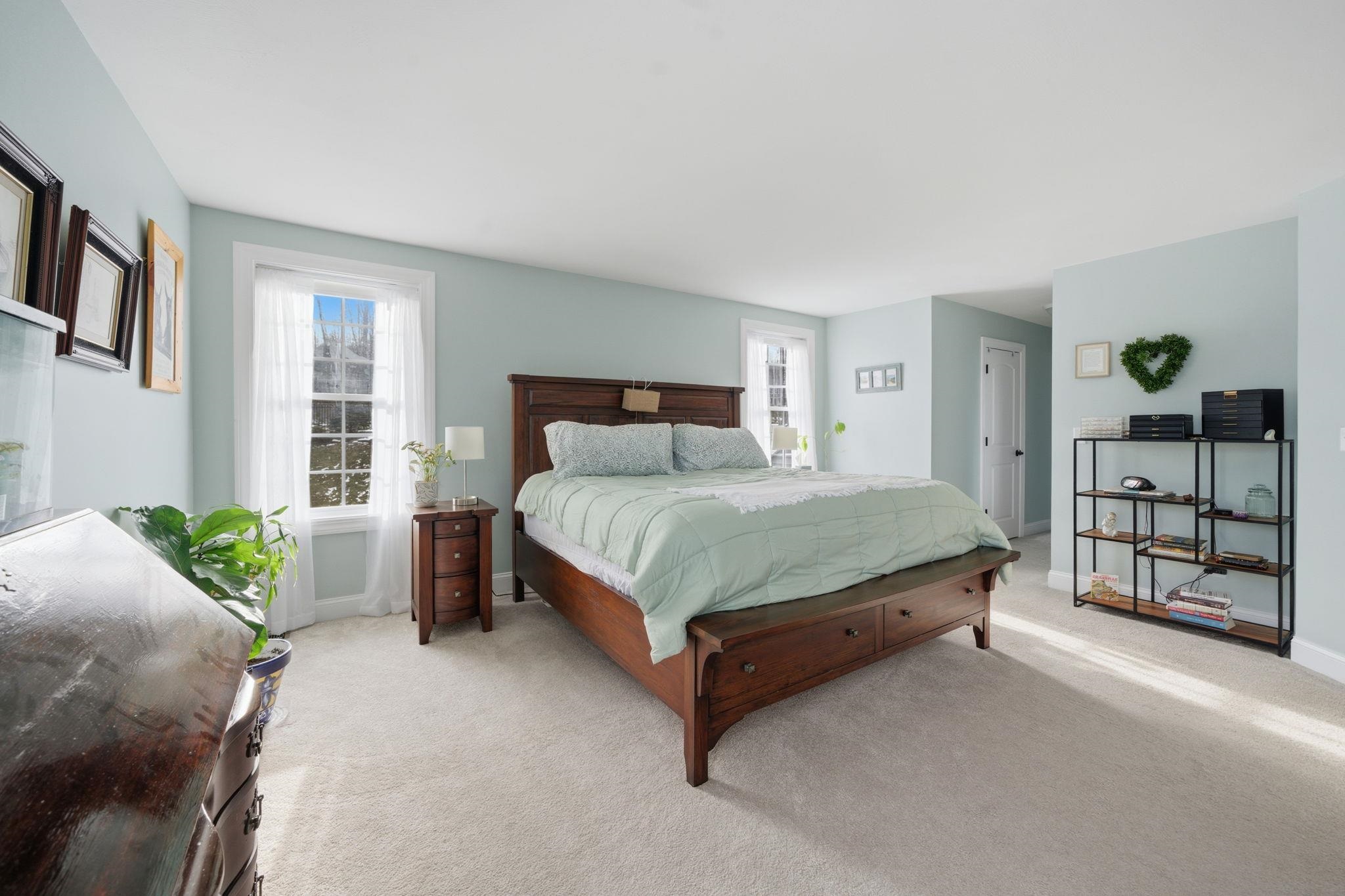 191 Brookview Dr, Hooksett, NH 03106