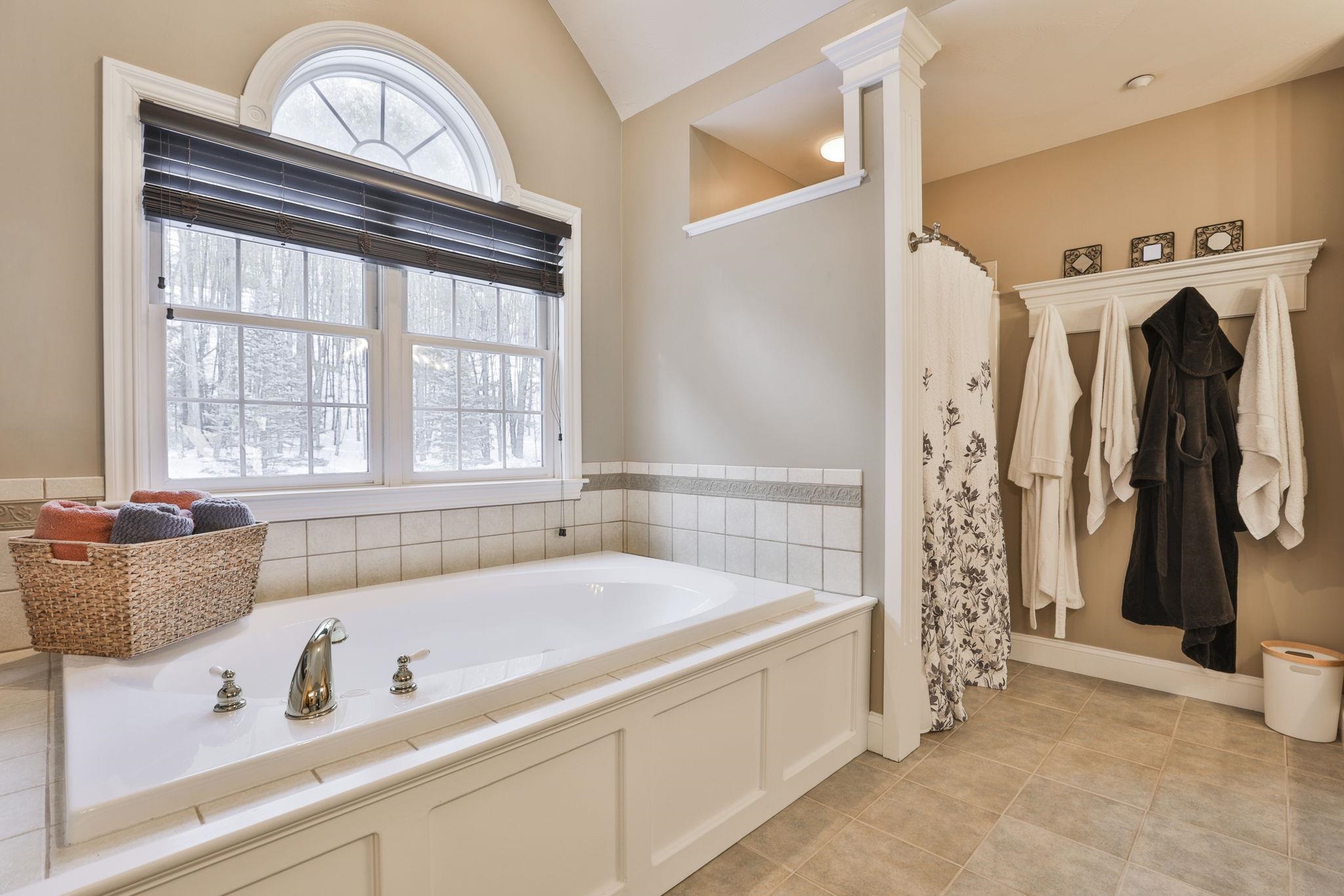 25 Shedd Ln, Hollis, NH 03049