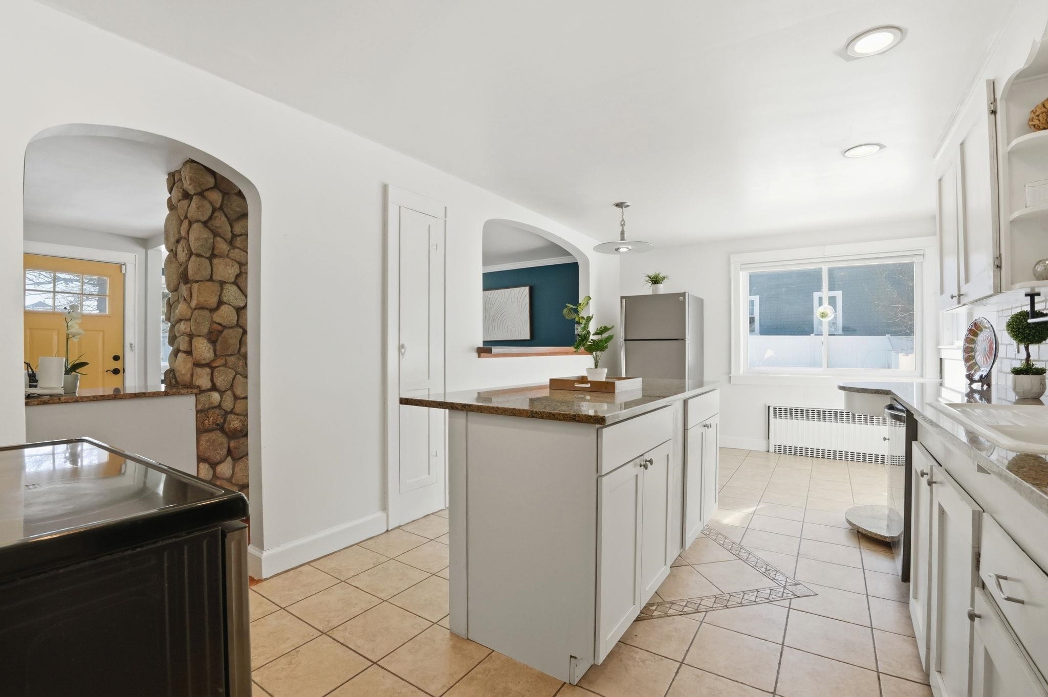 224 Reed St, Manchester, NH 03102