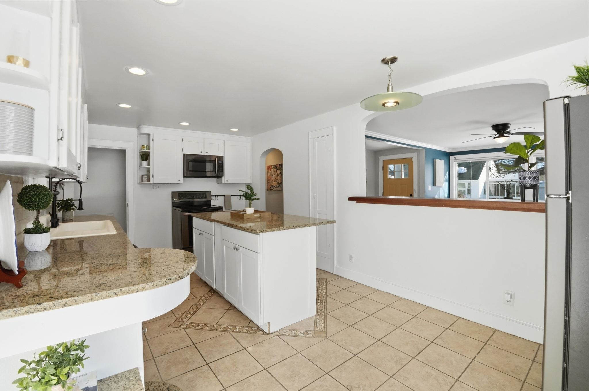 224 Reed St, Manchester, NH 03102